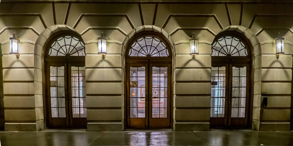 Georgetown University, arched wooden doors, glass panes, SD Desktop Wallpaper