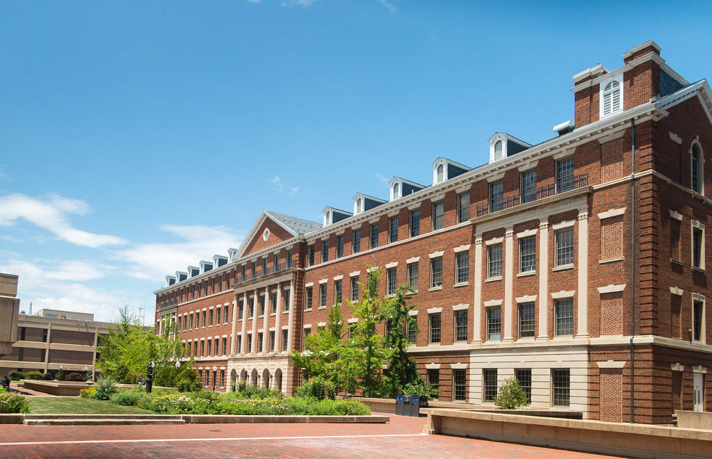 Georgetown University, red brick, white columns, SD Desktop Wallpaper
