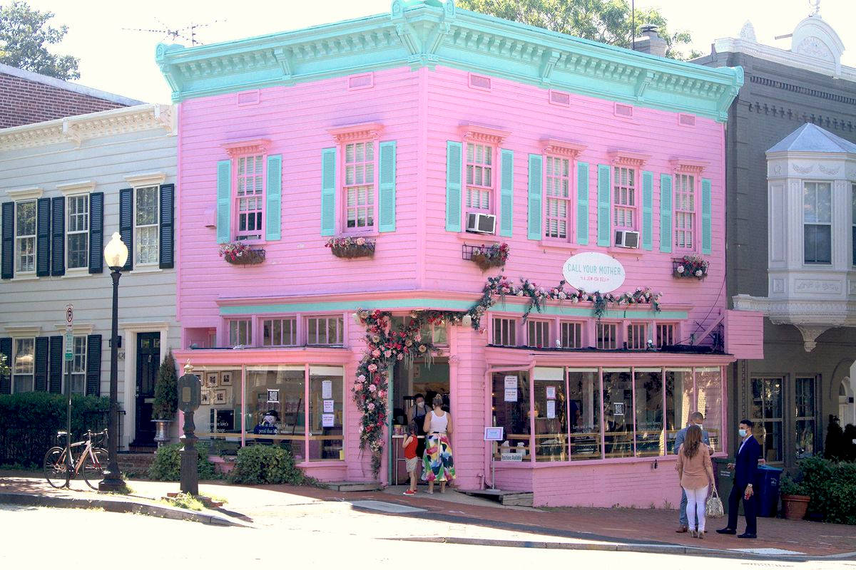 Georgetown, pink deli, vibrant pink building, SD Desktop Wallpaper