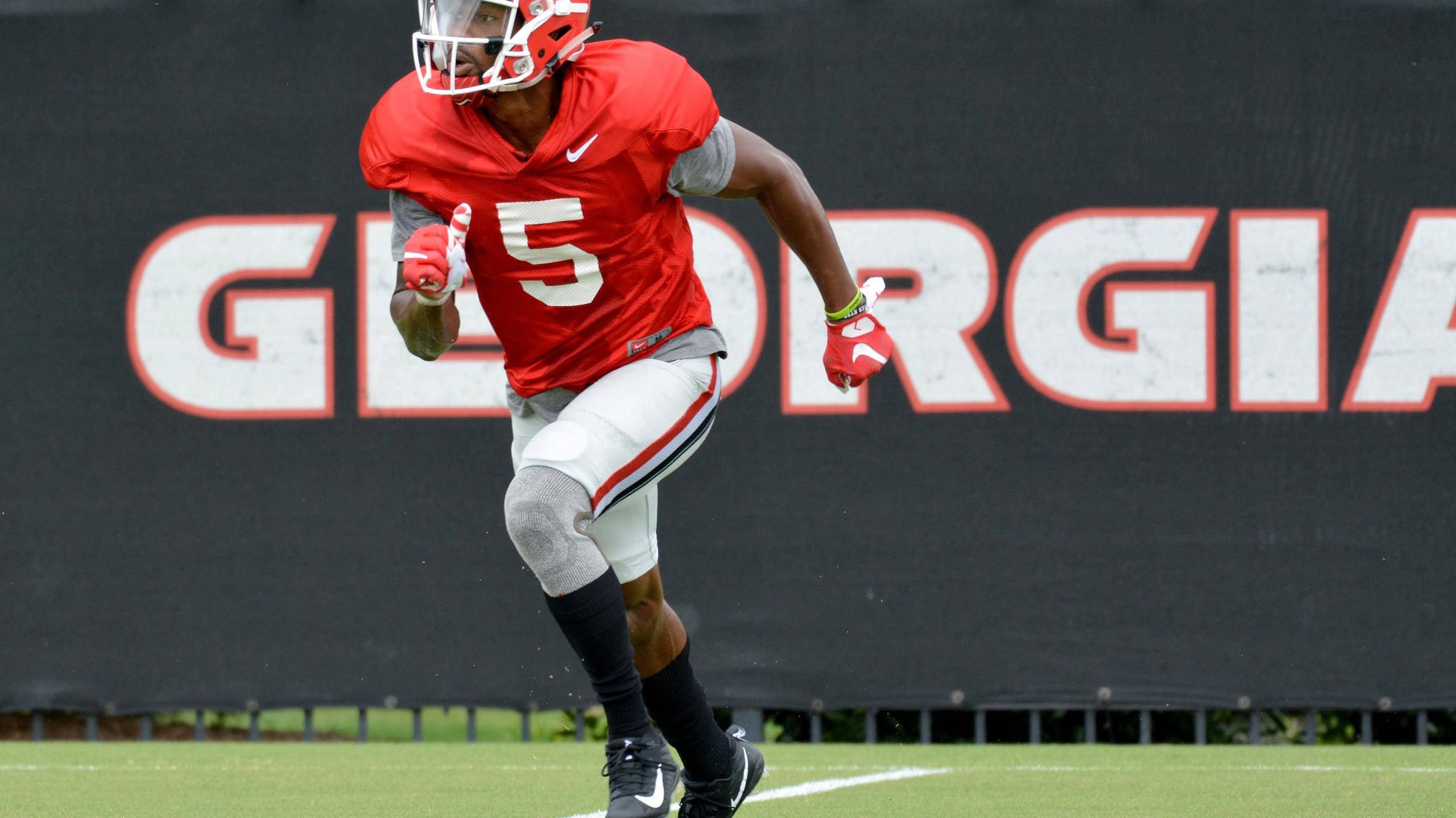 Georgia Bulldogs, red jersey, number five, 2K Desktop Wallpaper