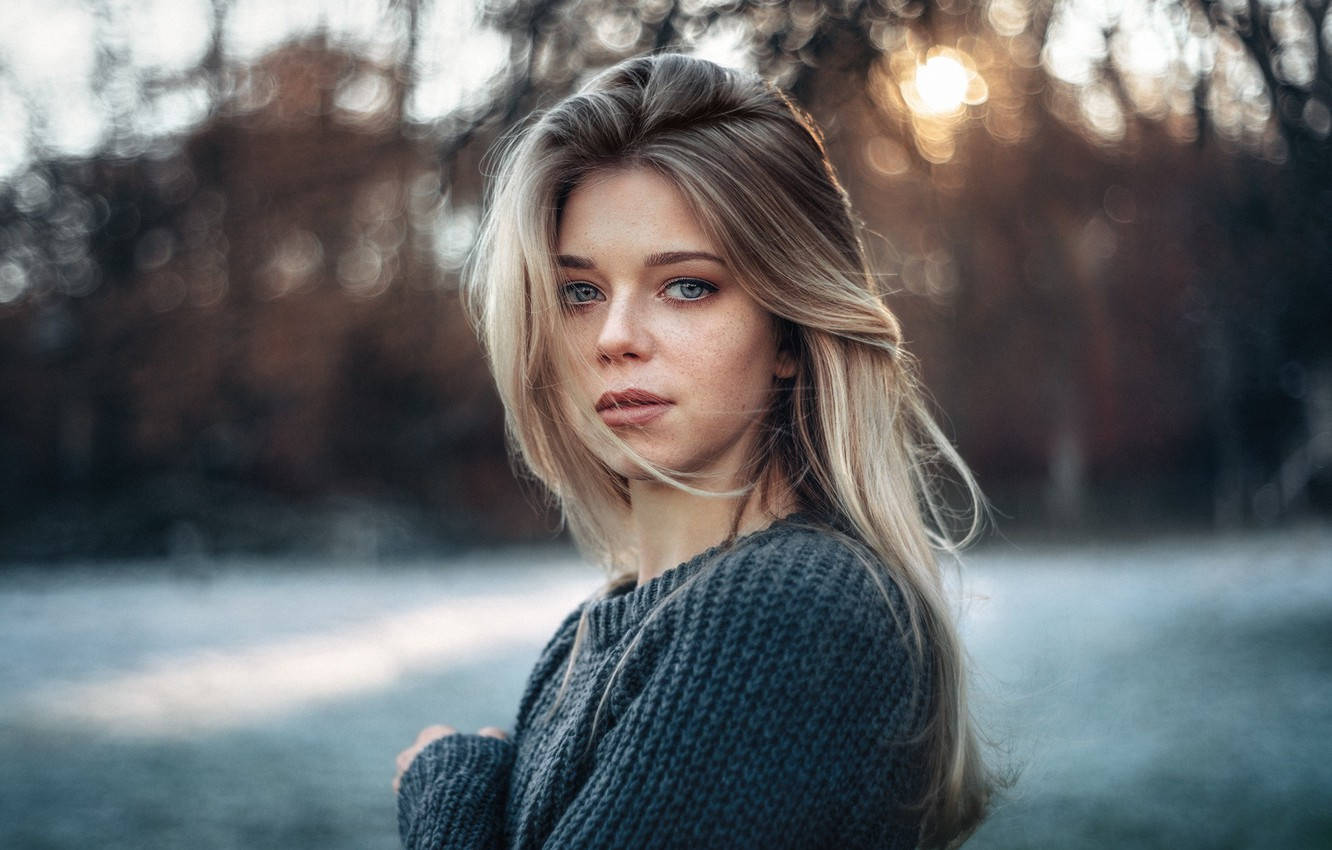 German girl, ombre hairstyle, dark sweater, HD Desktop Wallpaper
