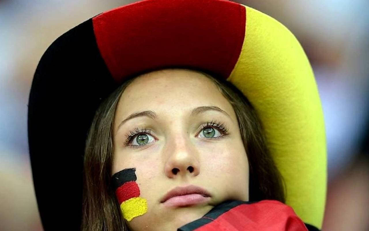 German Girl, German flag, tricolor hat, HD Desktop Wallpaper