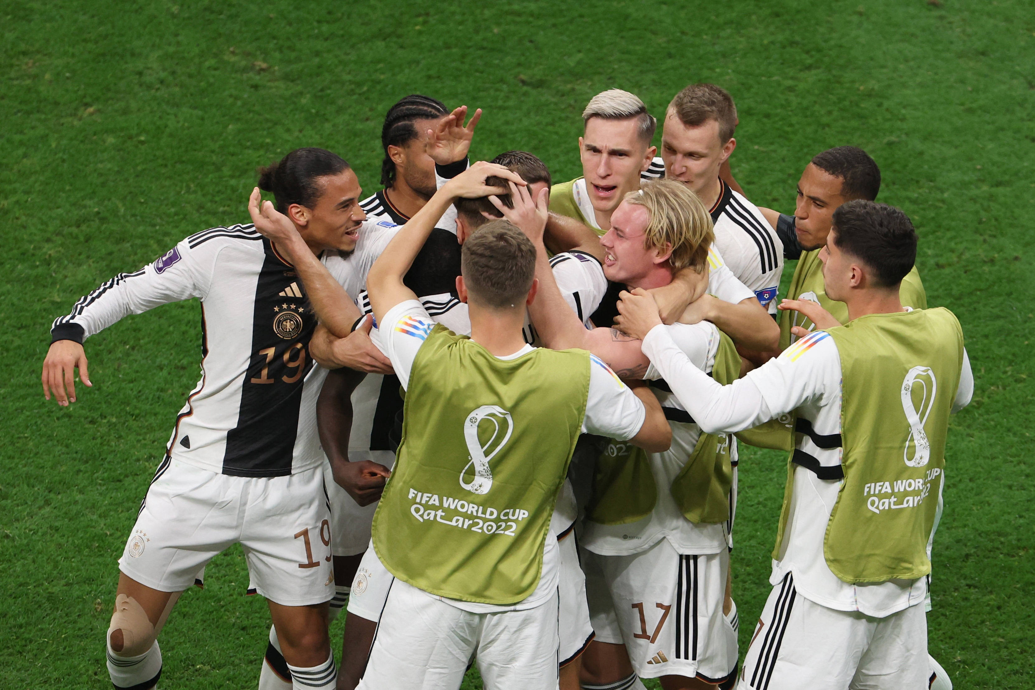 Germany National Football Team, 2022 FIFA World Cup, white jerseys, 2K Desktop Wallpaper