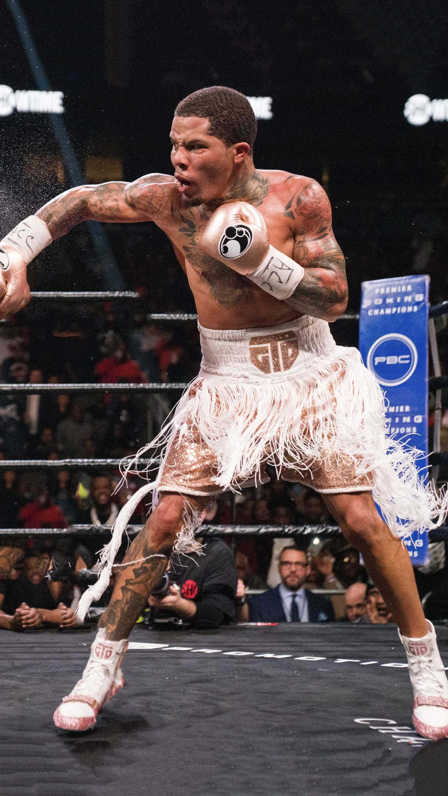 Gervonta Davis, feathered skirt, white fringe shorts, 2K Phone Wallpaper