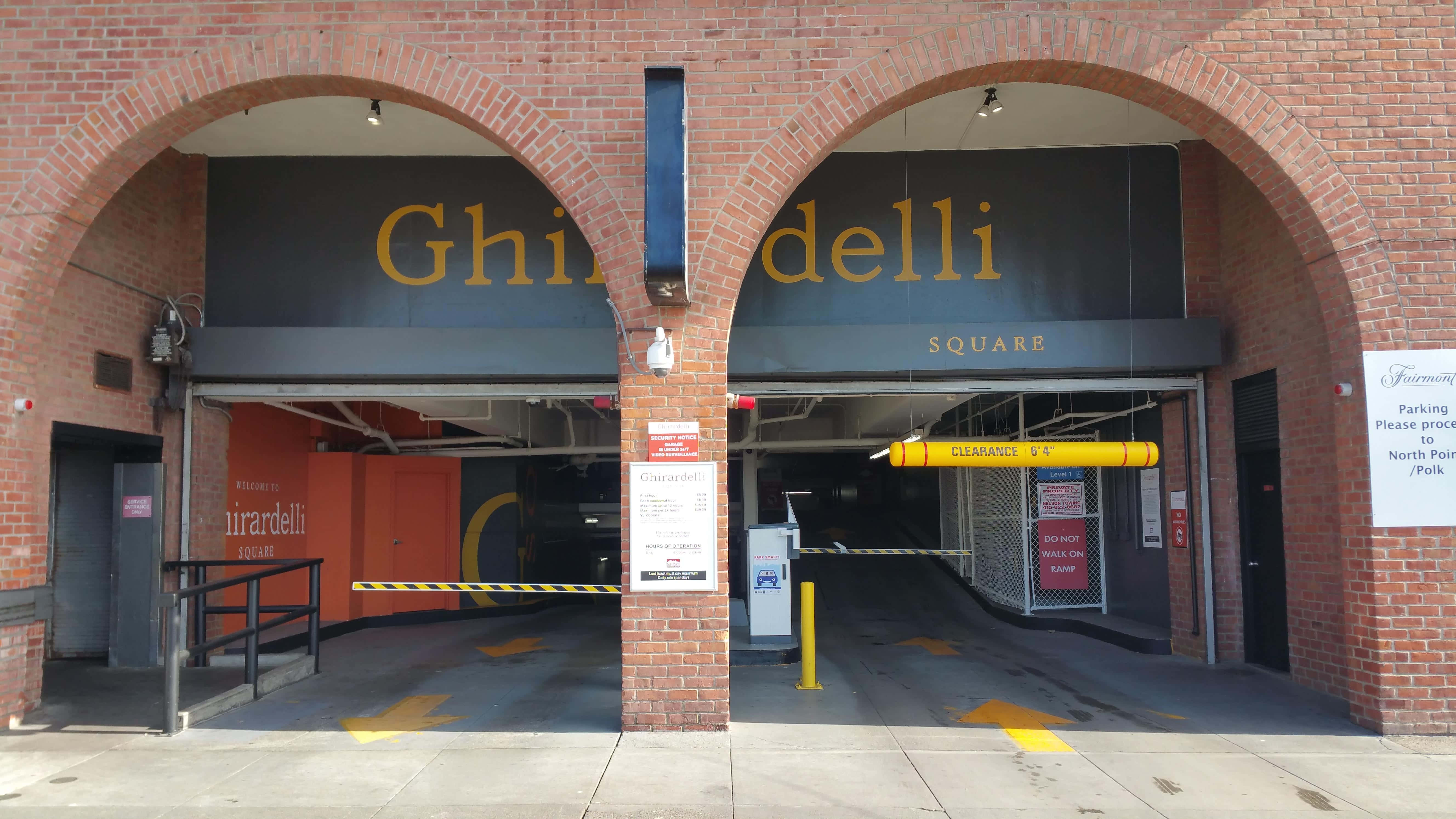 Ghiradelli Square, brick archway entrance, parking garage, 5K Desktop Wallpaper