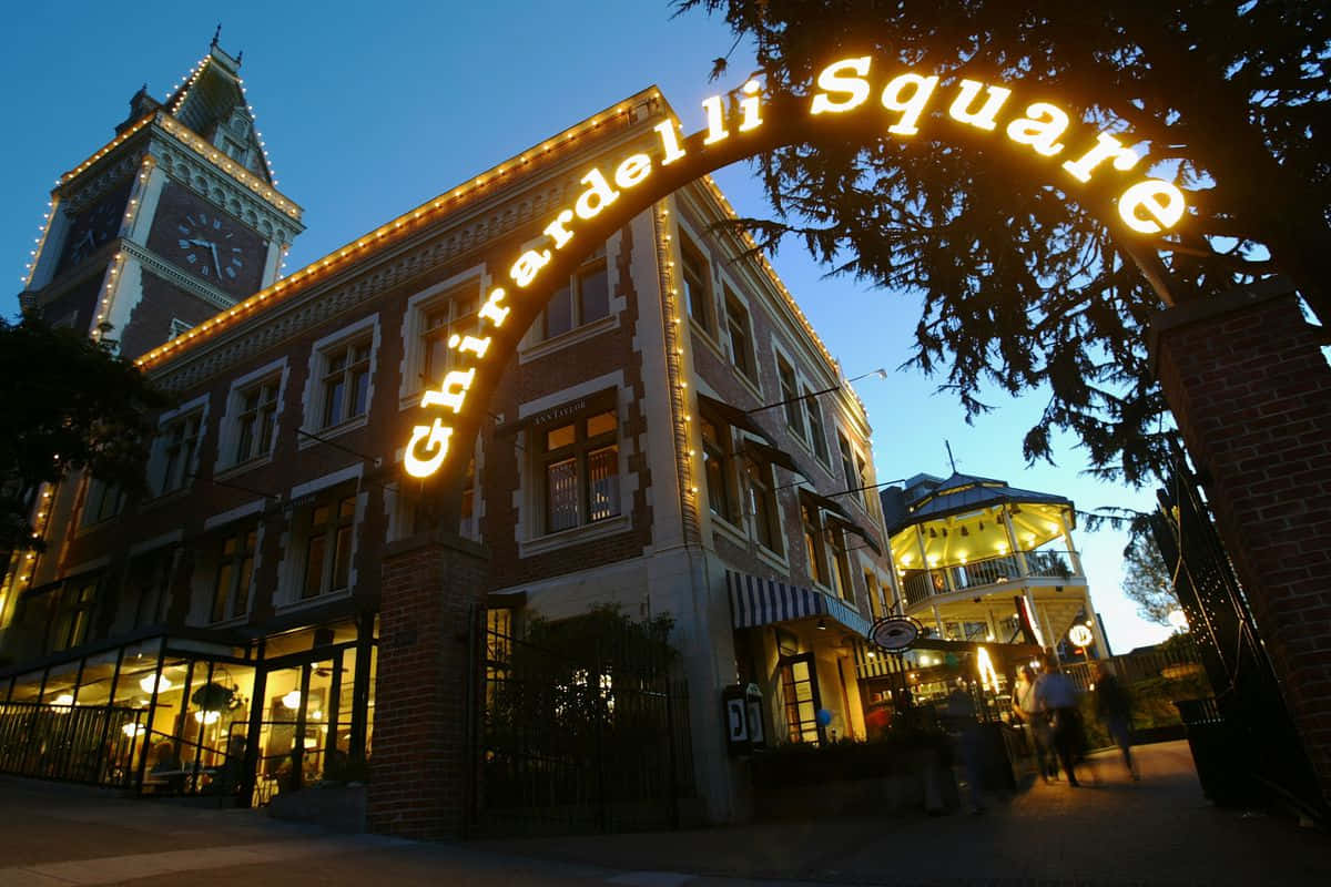 Ghiradelli Square, archway entrance, dusk, SD Desktop Wallpaper