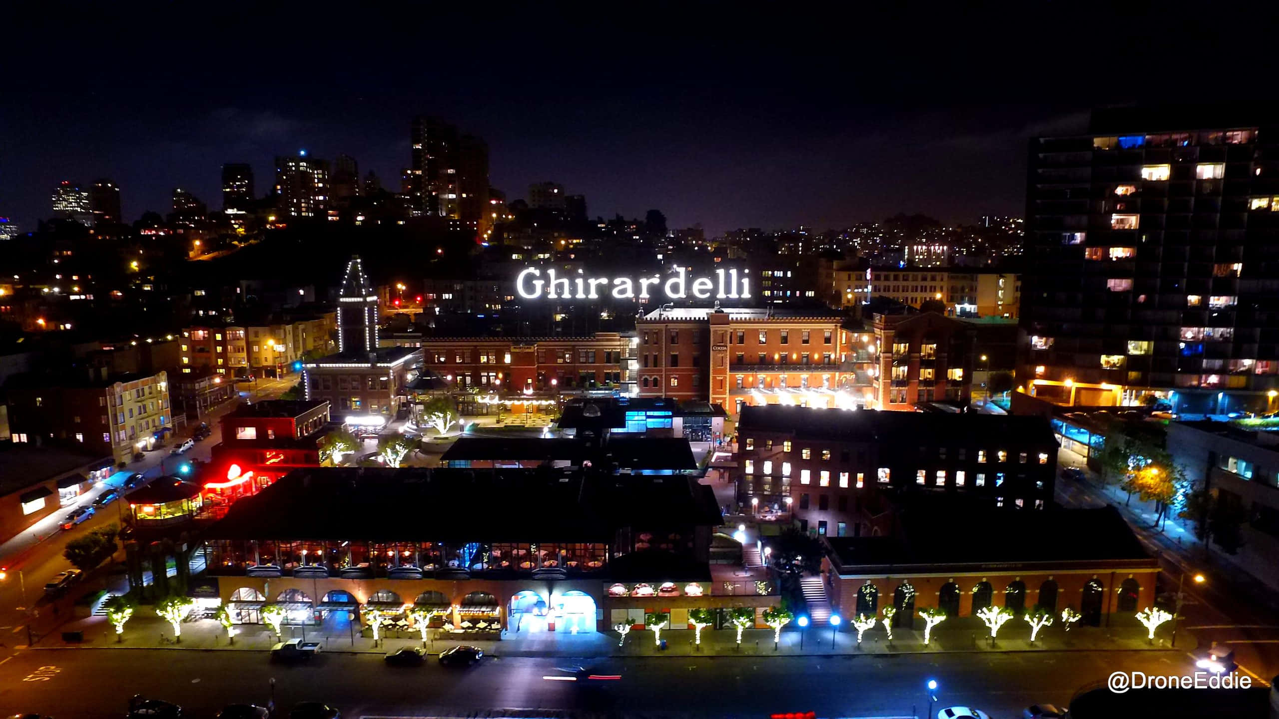 Ghiradelli Square, night, glowing, 2K Desktop Wallpaper