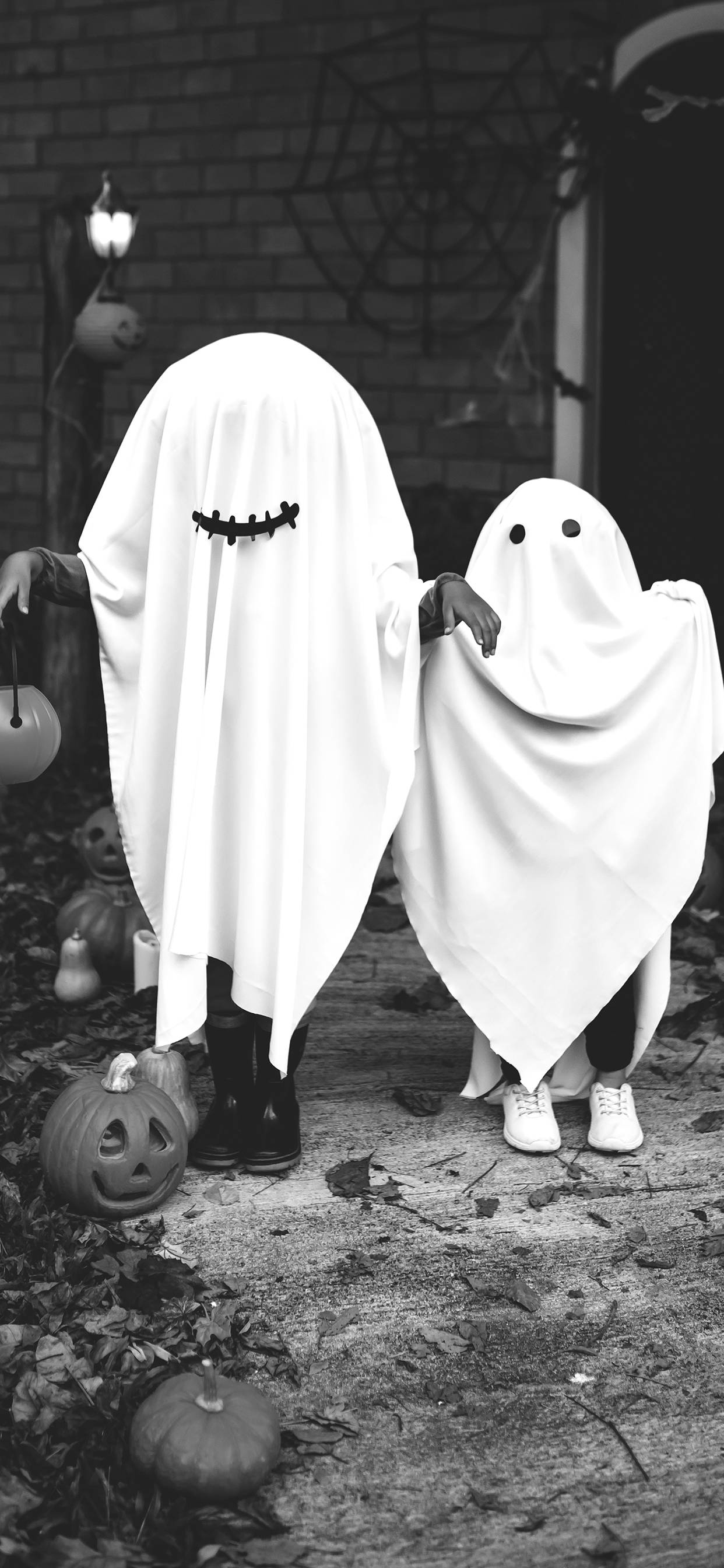 ghost costumes, children, brick house, 2K Phone Wallpaper