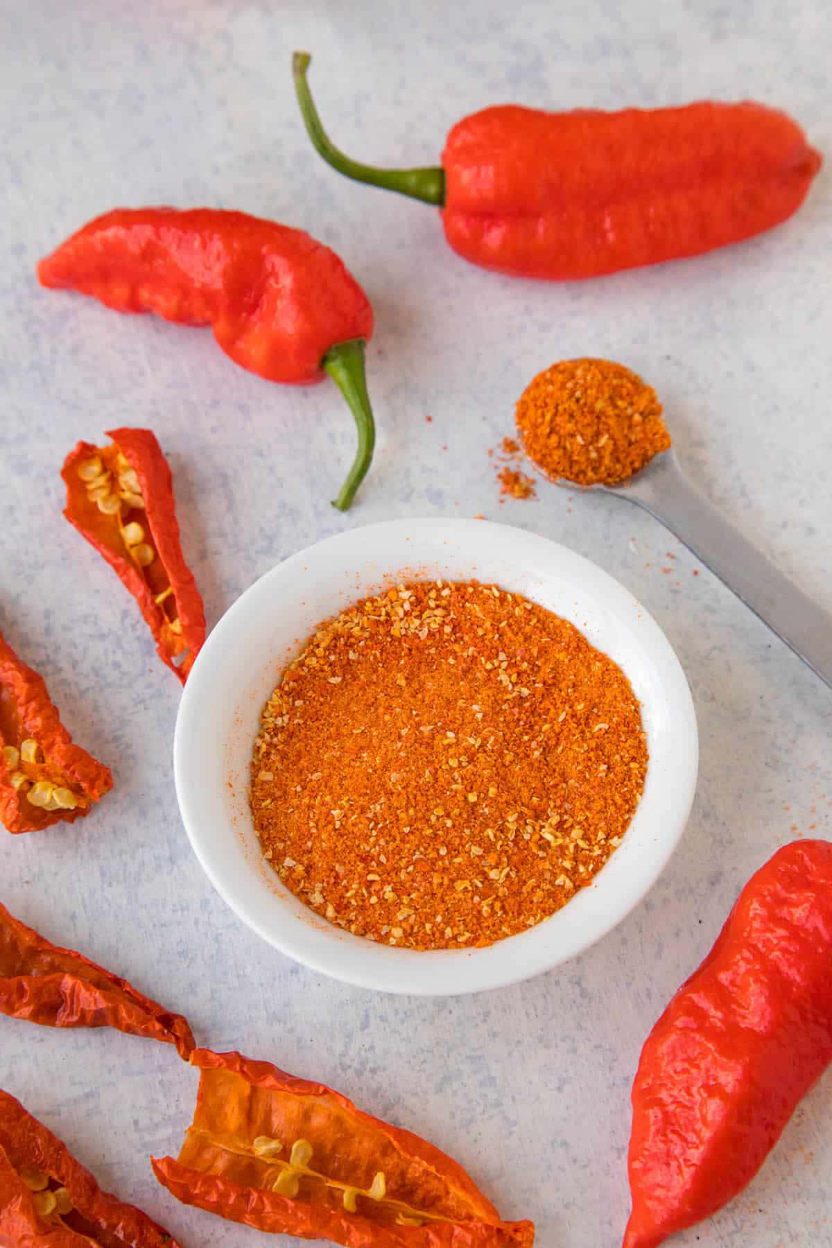 Ghost Pepper, red dried chilies, bright orange chili powder, HD Phone Wallpaper