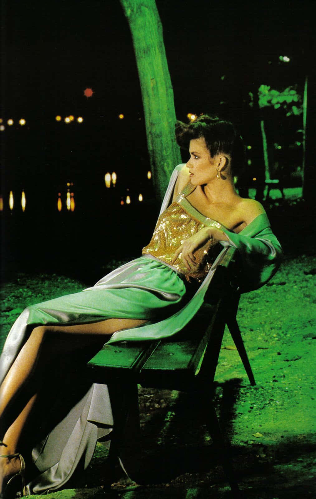 Gia Carangi, shimmering gold and green gown, glowing tree, HD Phone Wallpaper