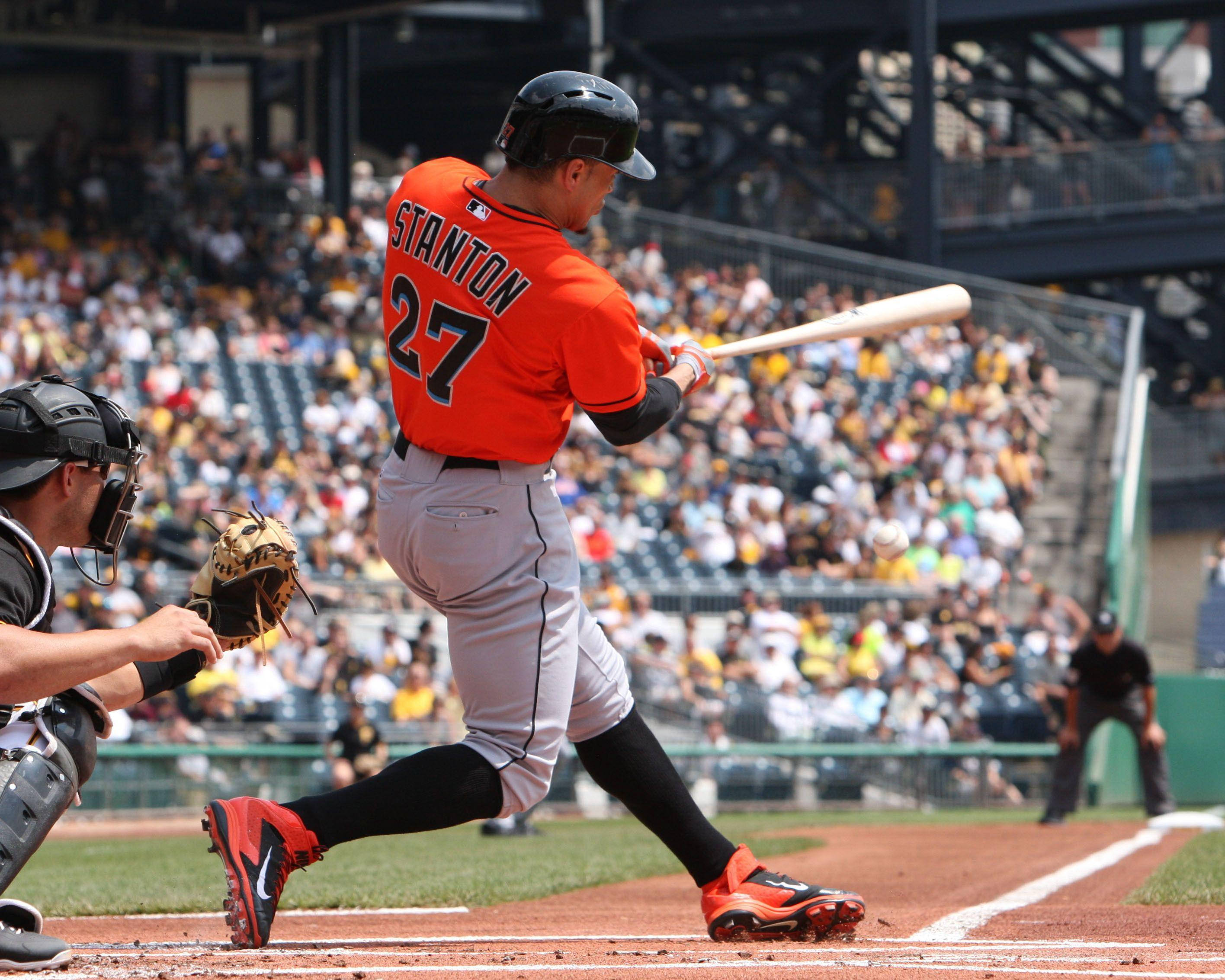 Giancarlo Stanton, orange jersey, bat, 2K Desktop Wallpaper
