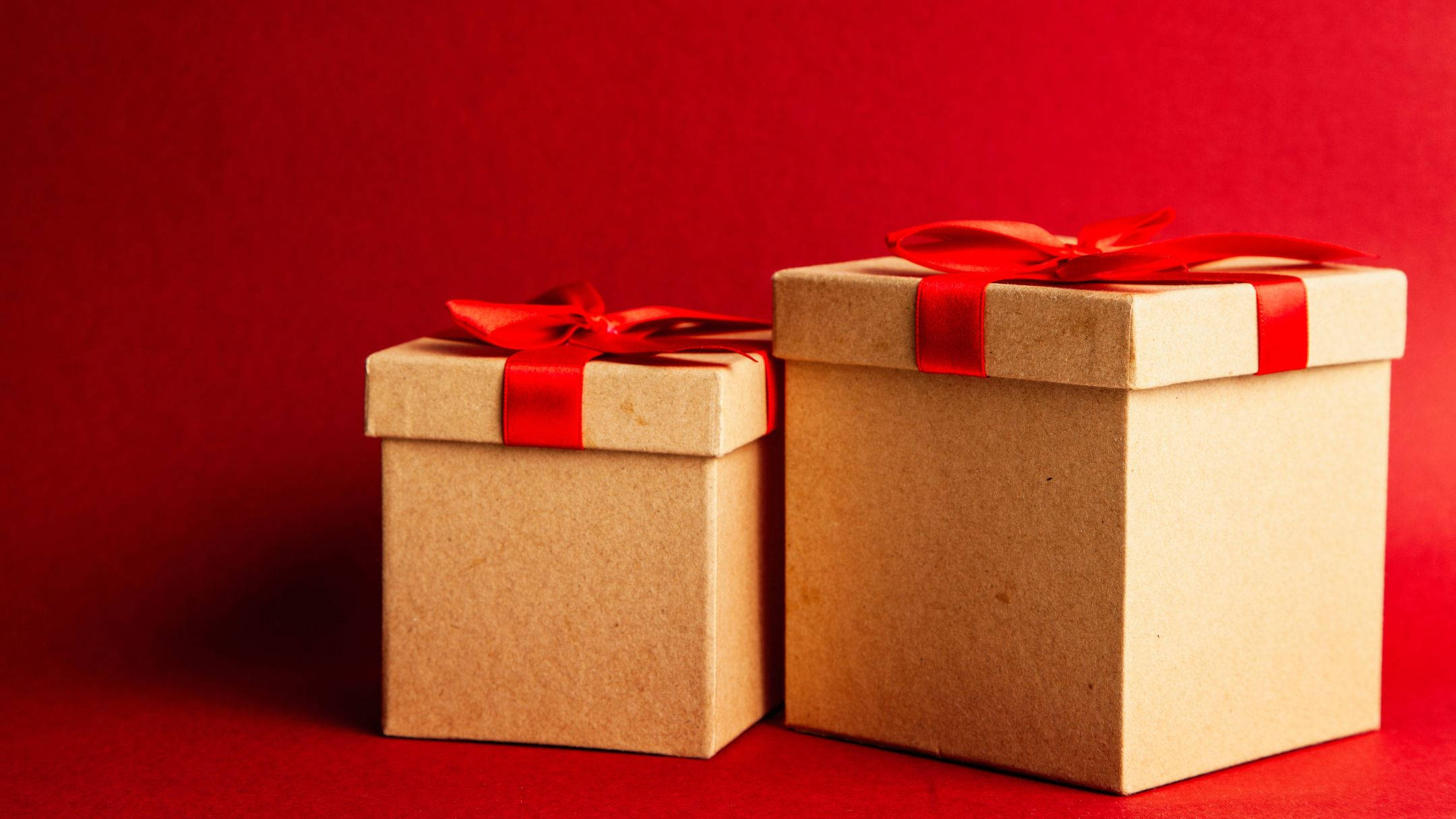 kraft box, red ribbon, solid red background, Full HD Desktop Wallpaper
