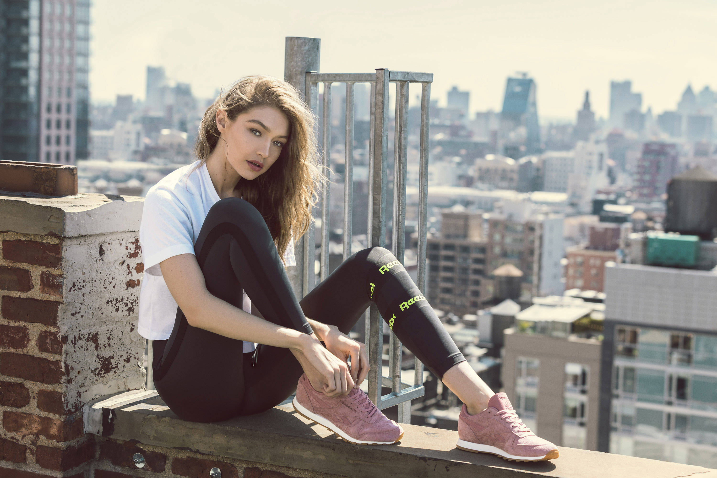 Gigi Hadid, rooftop, pink sneakers, 2K Desktop Wallpaper