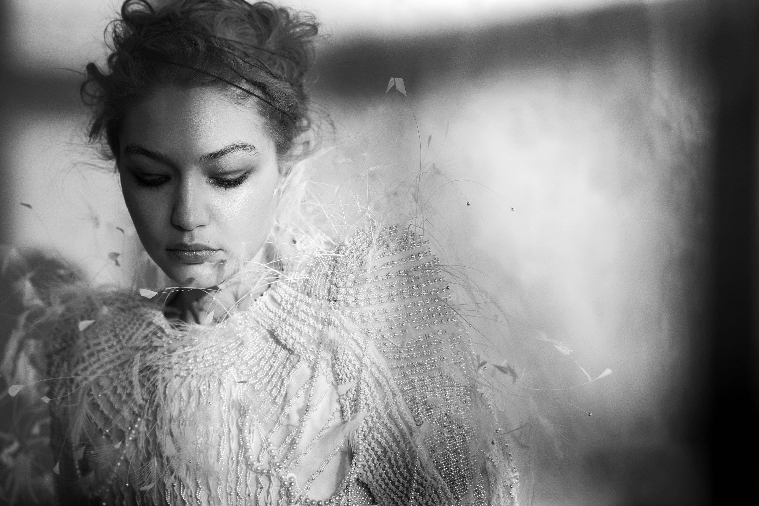 Gigi Hadid, grayscale photoshoot, beaded feathered garment, 2K Desktop Wallpaper