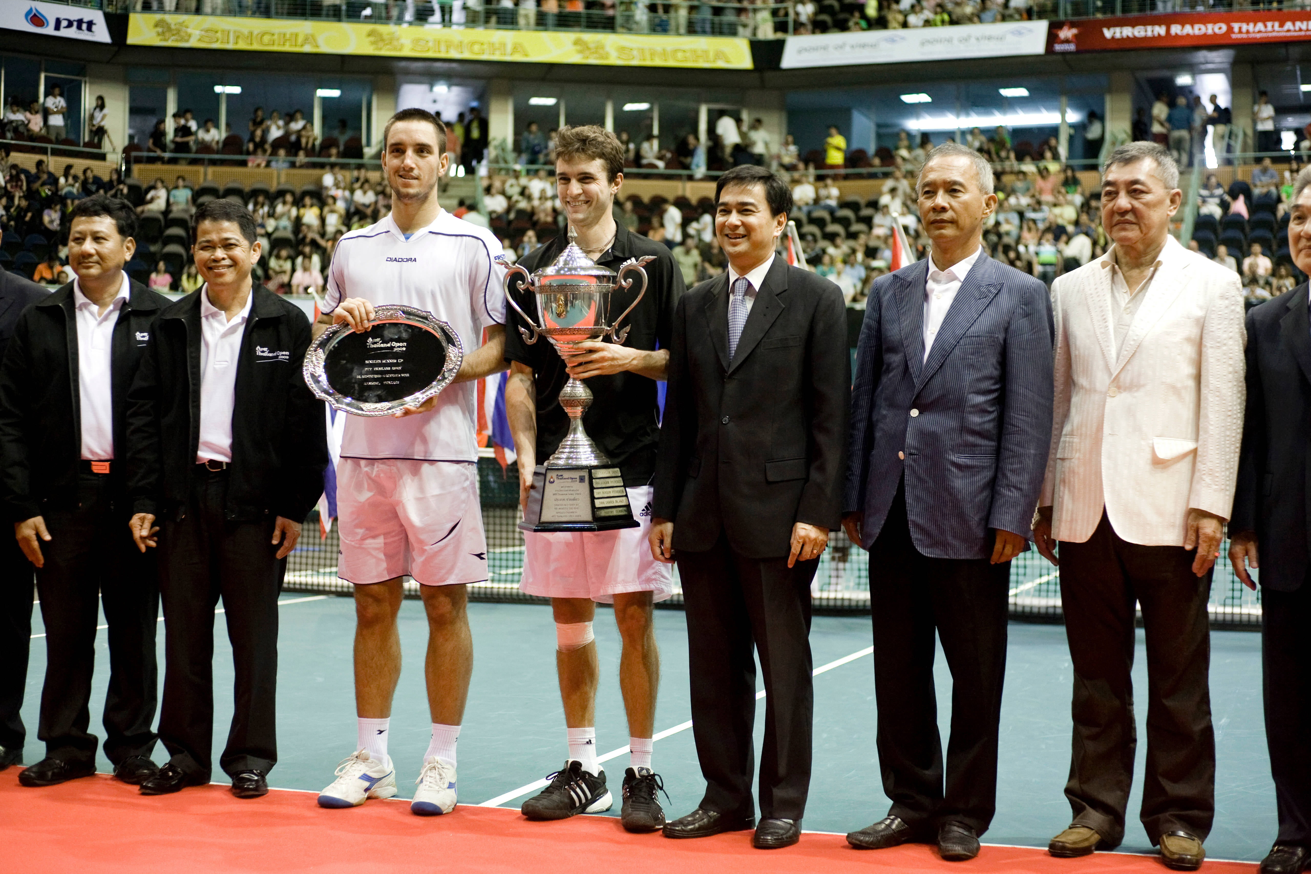 Gilles Simon, pink shorts, red carpet, 5K Desktop Wallpaper