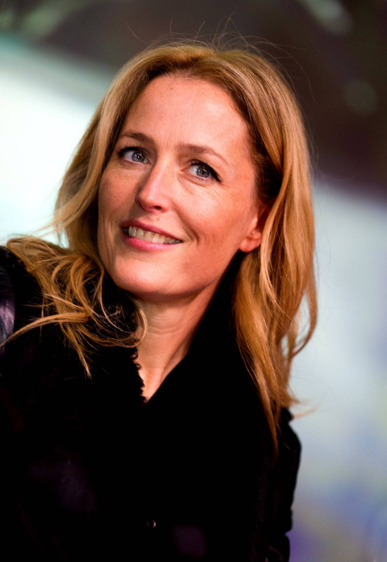 Gillian Anderson, blonde hair, blue eyes, HD Phone Wallpaper