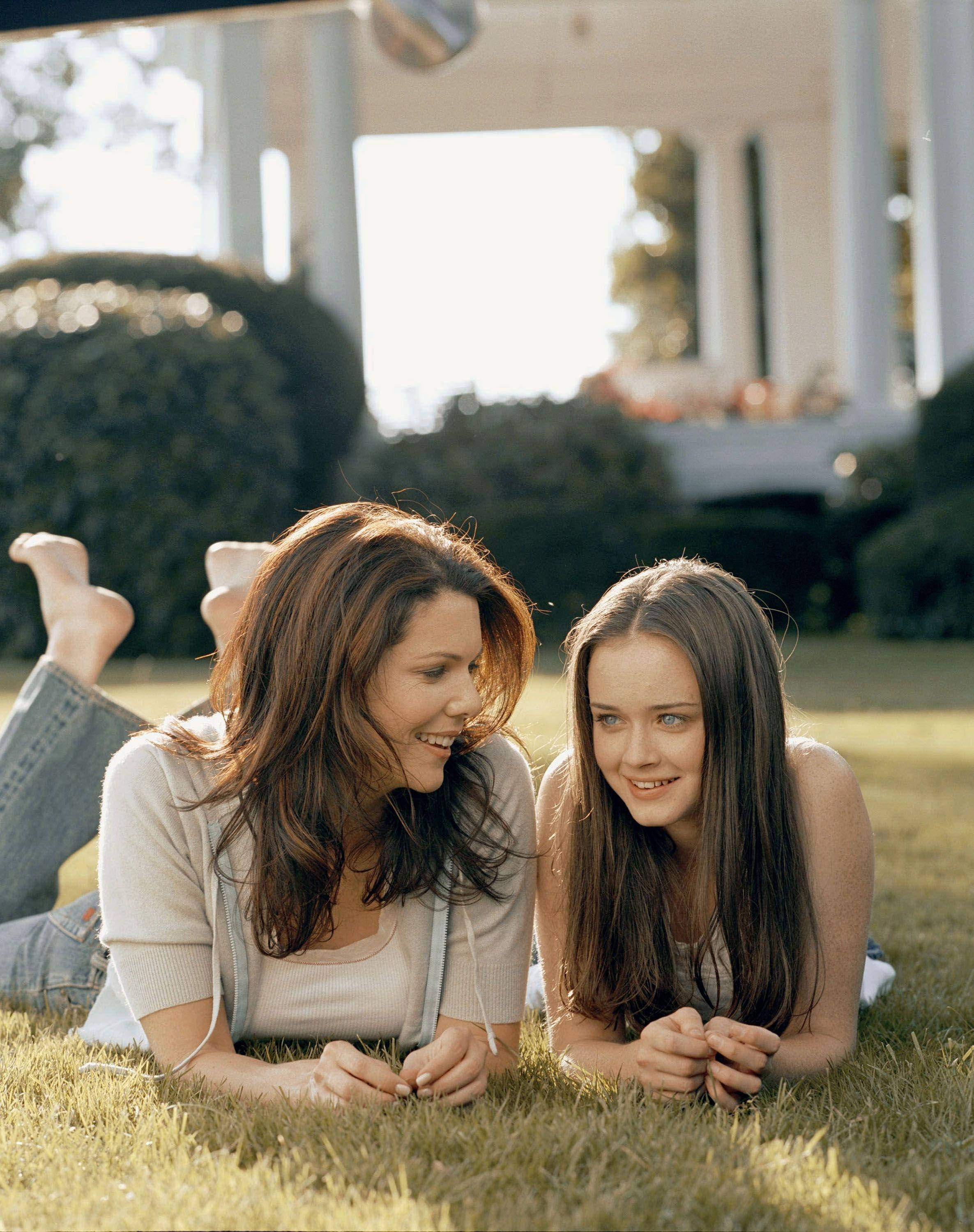 Gilmore Girls, sunlit grass, backyard, 2K Phone Wallpaper
