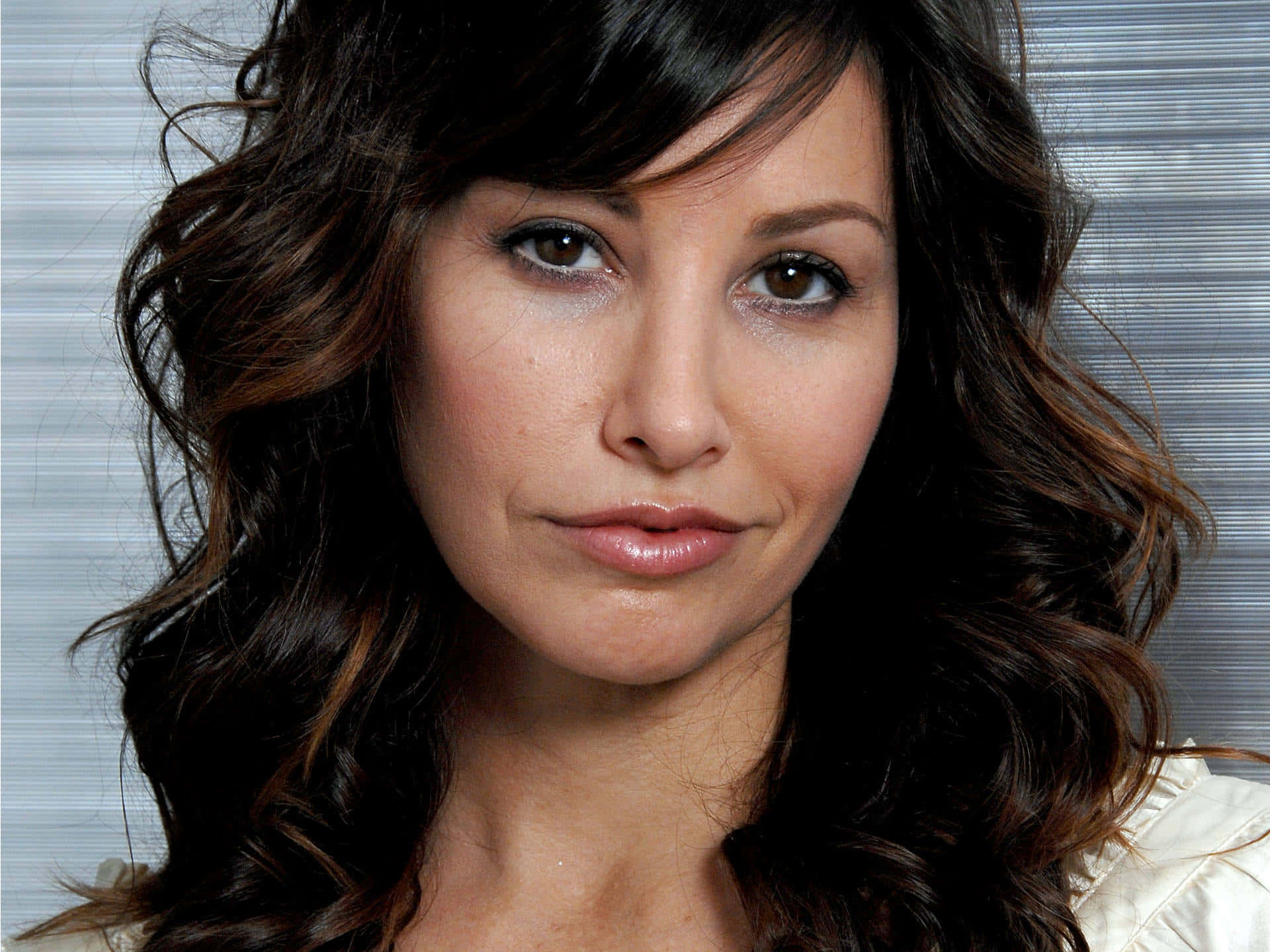 Gina Gershon, wavy dark hair, soft makeup, Full HD Desktop Wallpaper