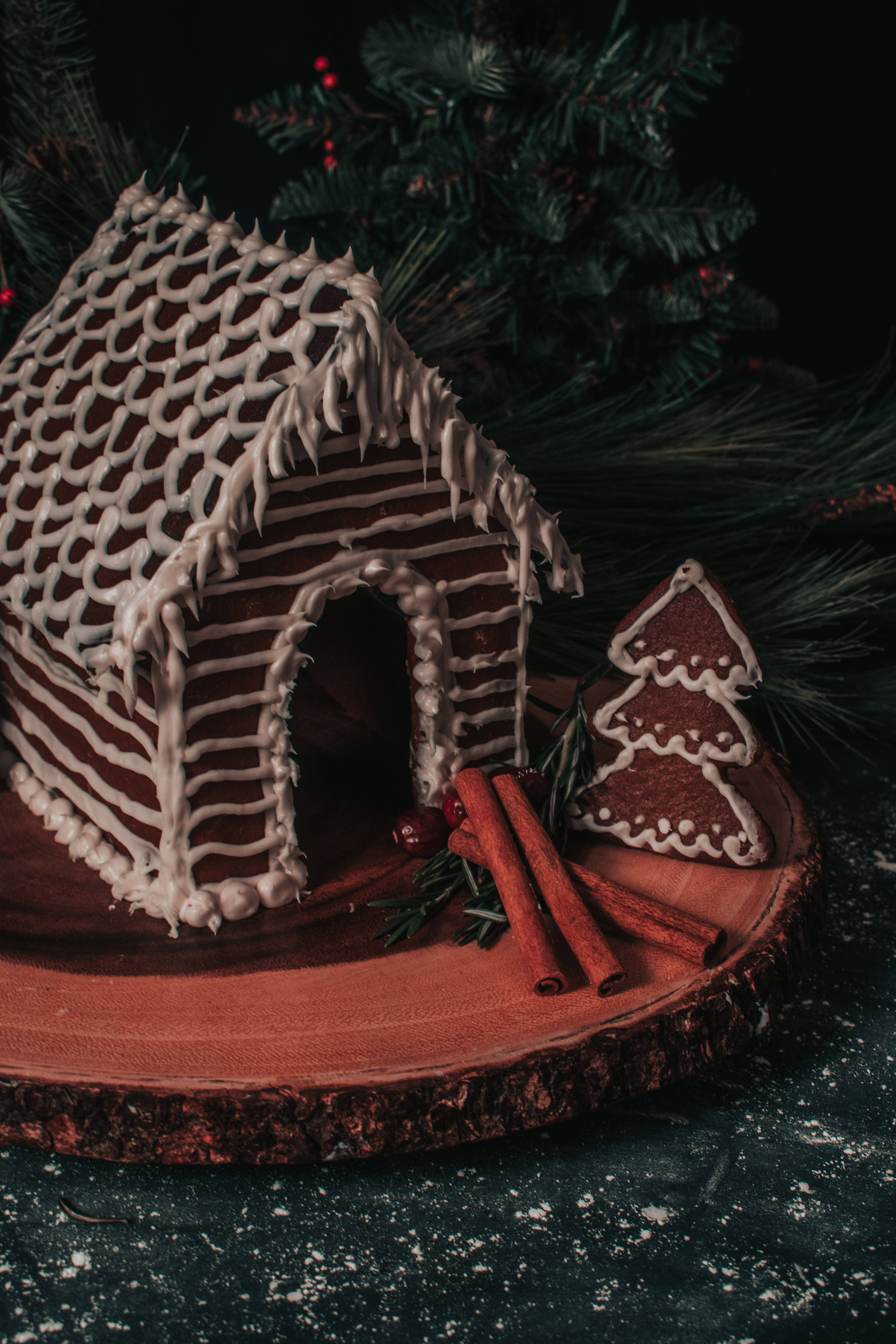 Chocolate Gingerbread, gingerbread house, white icing, 5K Phone Wallpaper