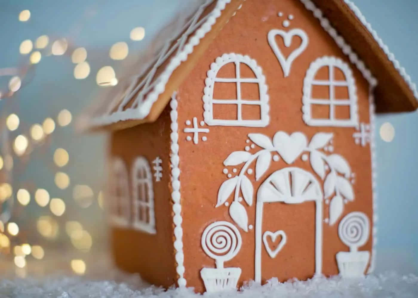 gingerbread house, white icing decorations, snowy foreground, HD Desktop Wallpaper