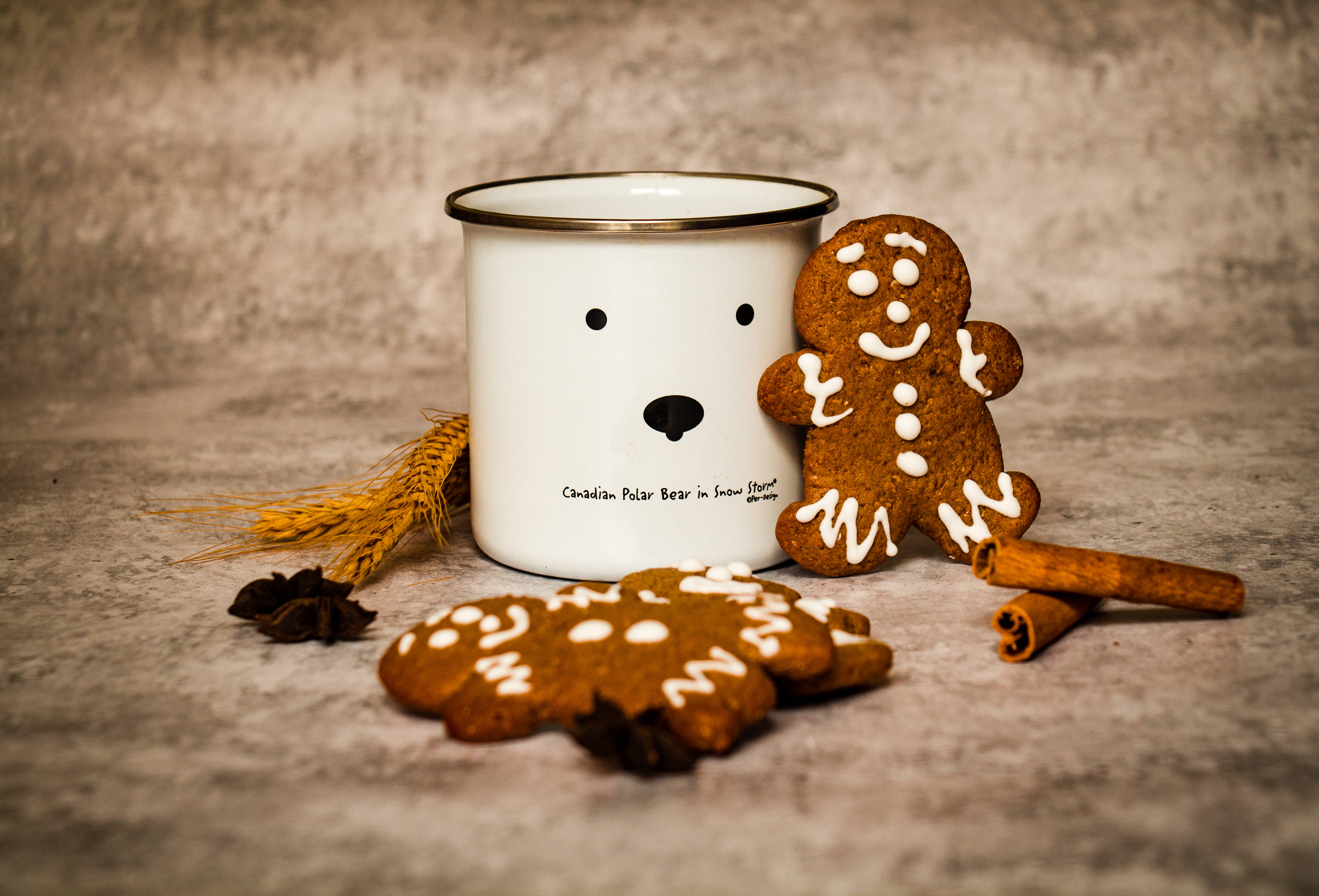 Gingerbread, Cinnamon sticks, Polar bear mug, 4K Desktop Wallpaper