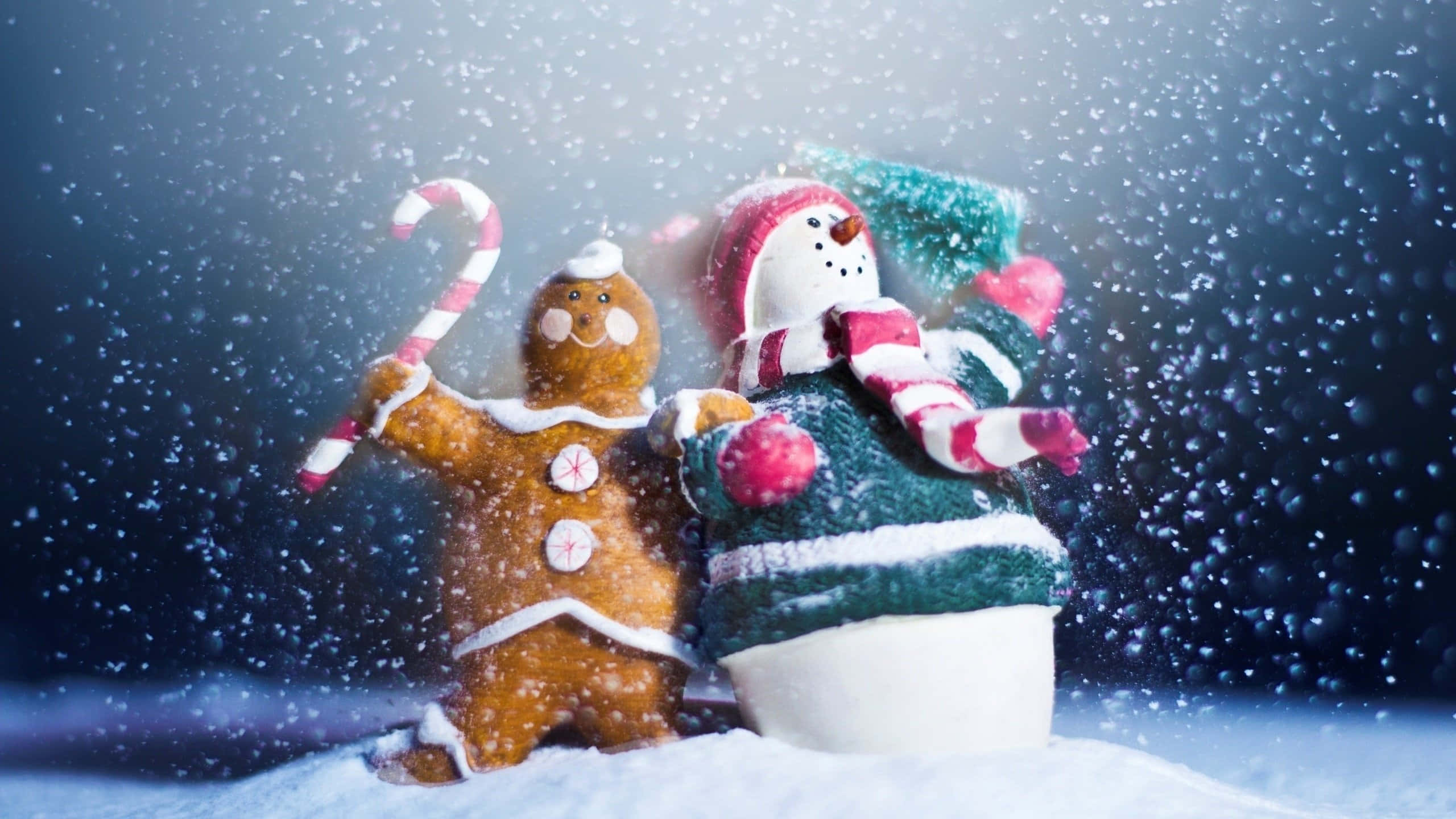 Gingerbread, Snowman, Falling snow, 2K Desktop Wallpaper