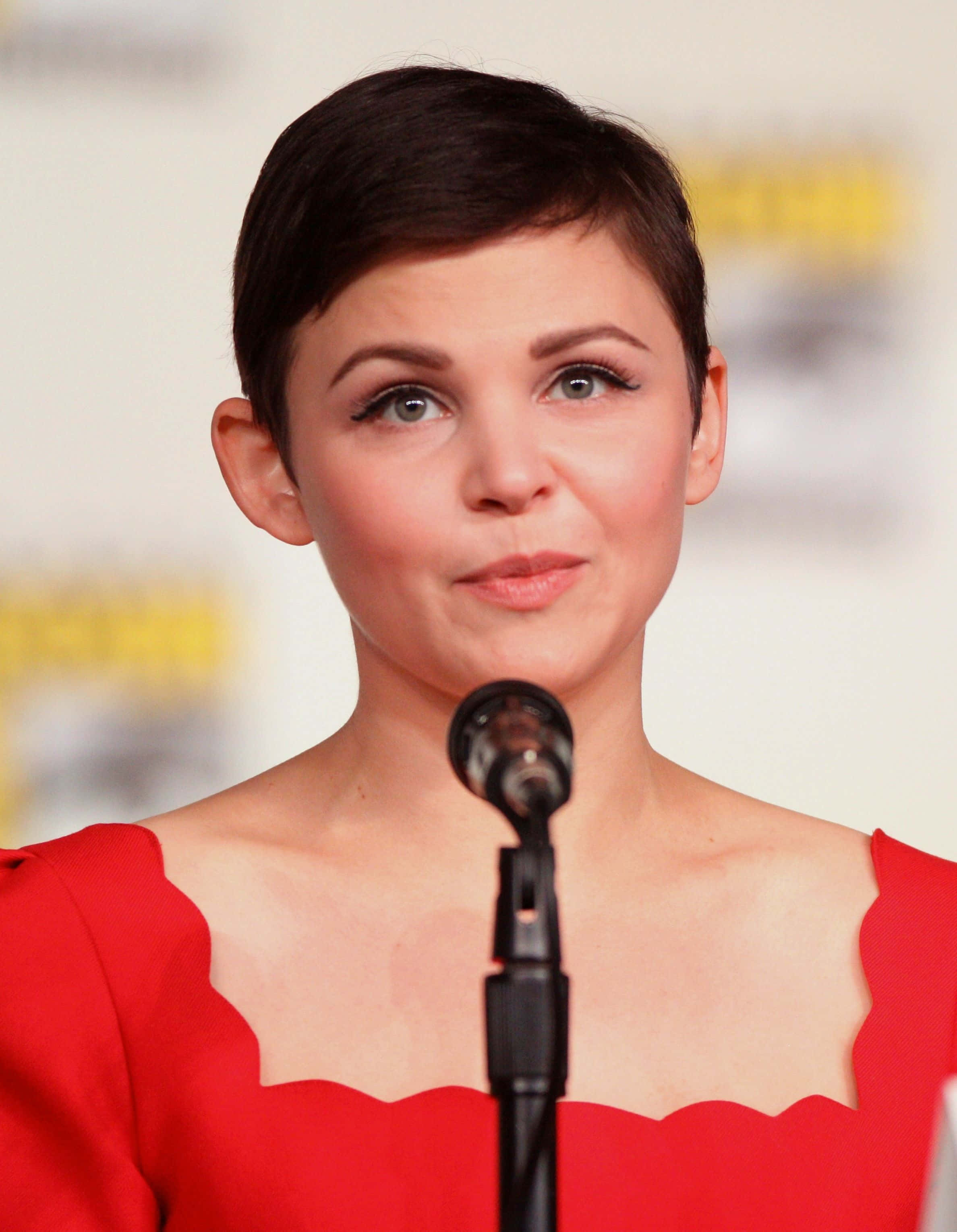 Ginnifer Goodwin, red dress, microphone, 2K Phone Wallpaper