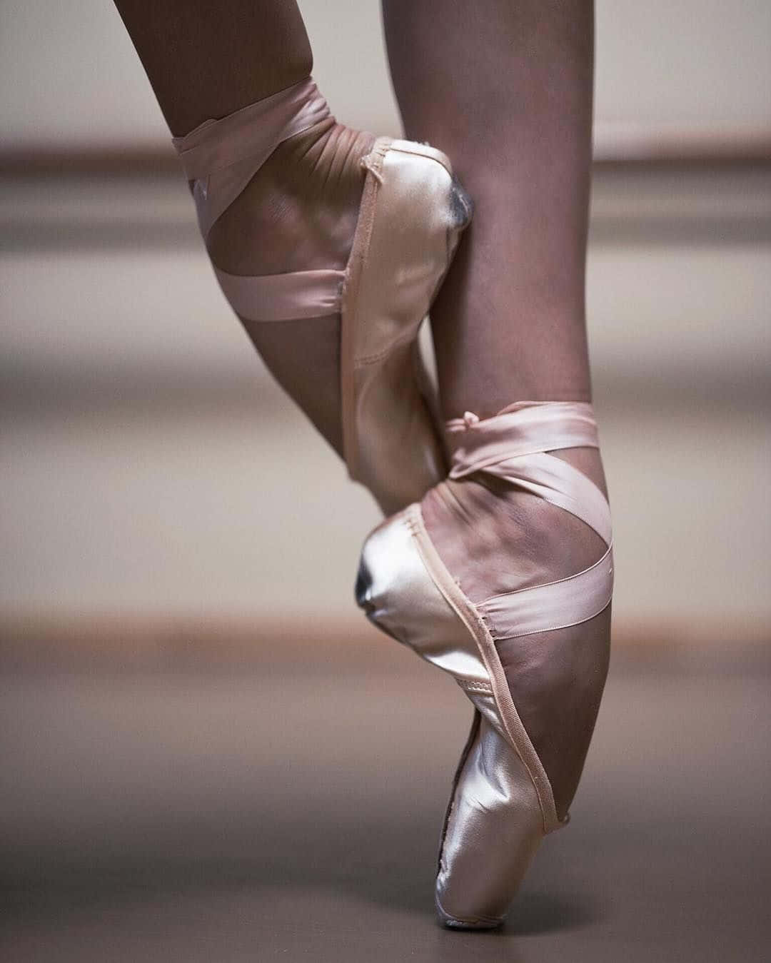pointe shoes, pale pink satin, ballerina toes, HD Phone Wallpaper