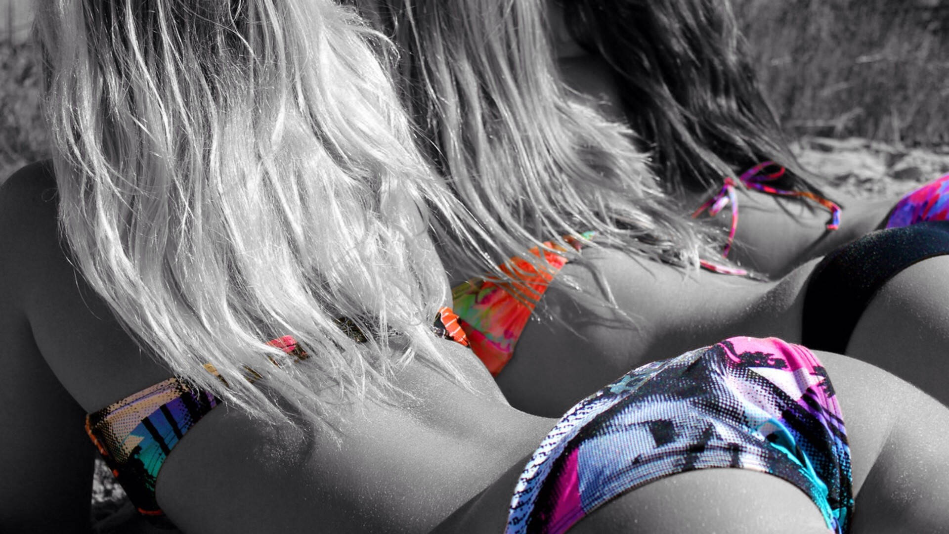 black and white girls in bikinis, colorful bikinis, sunlit beach, Full HD Desktop Wallpaper