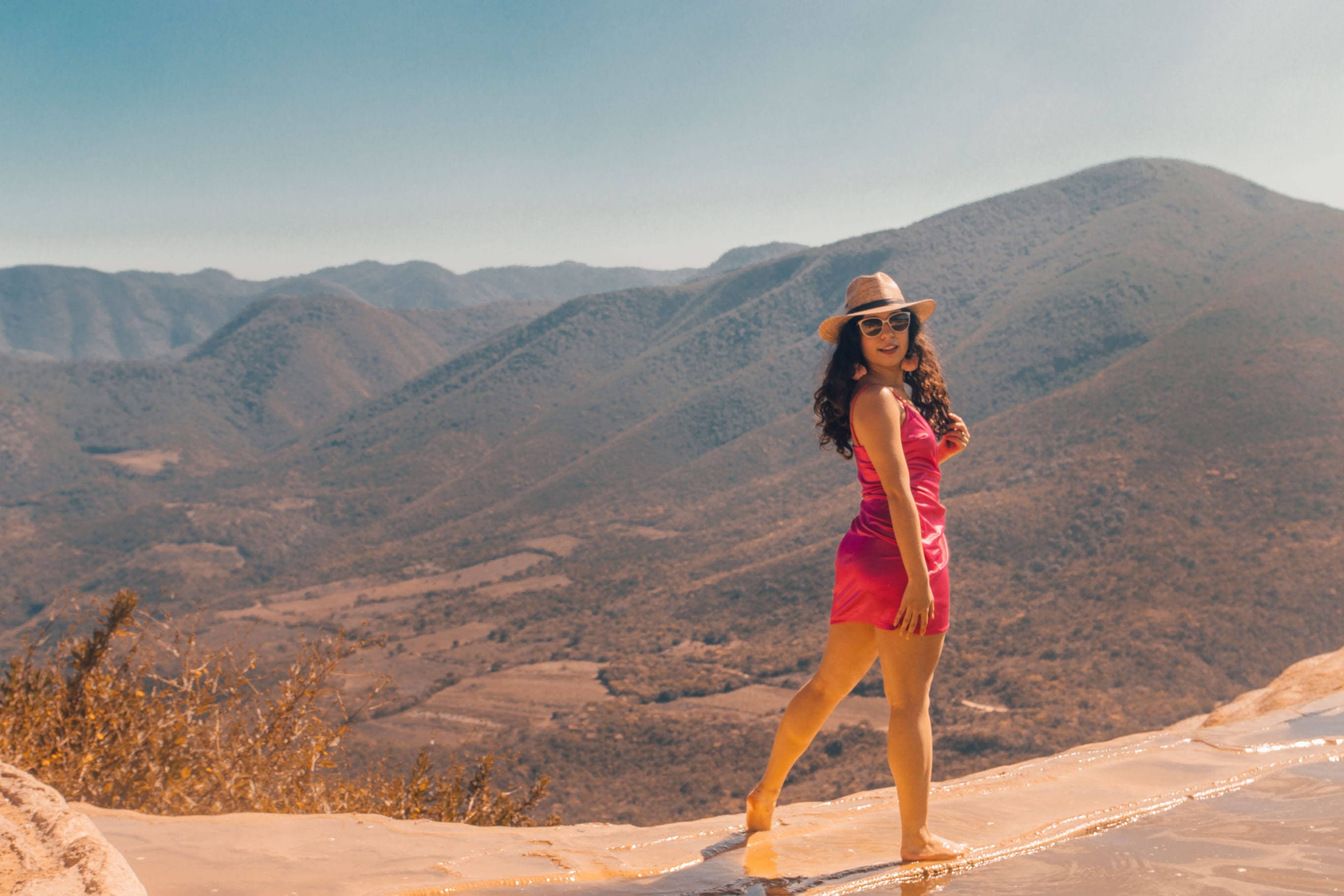 latina girl, pink dress, straw hat, 2K Desktop Wallpaper