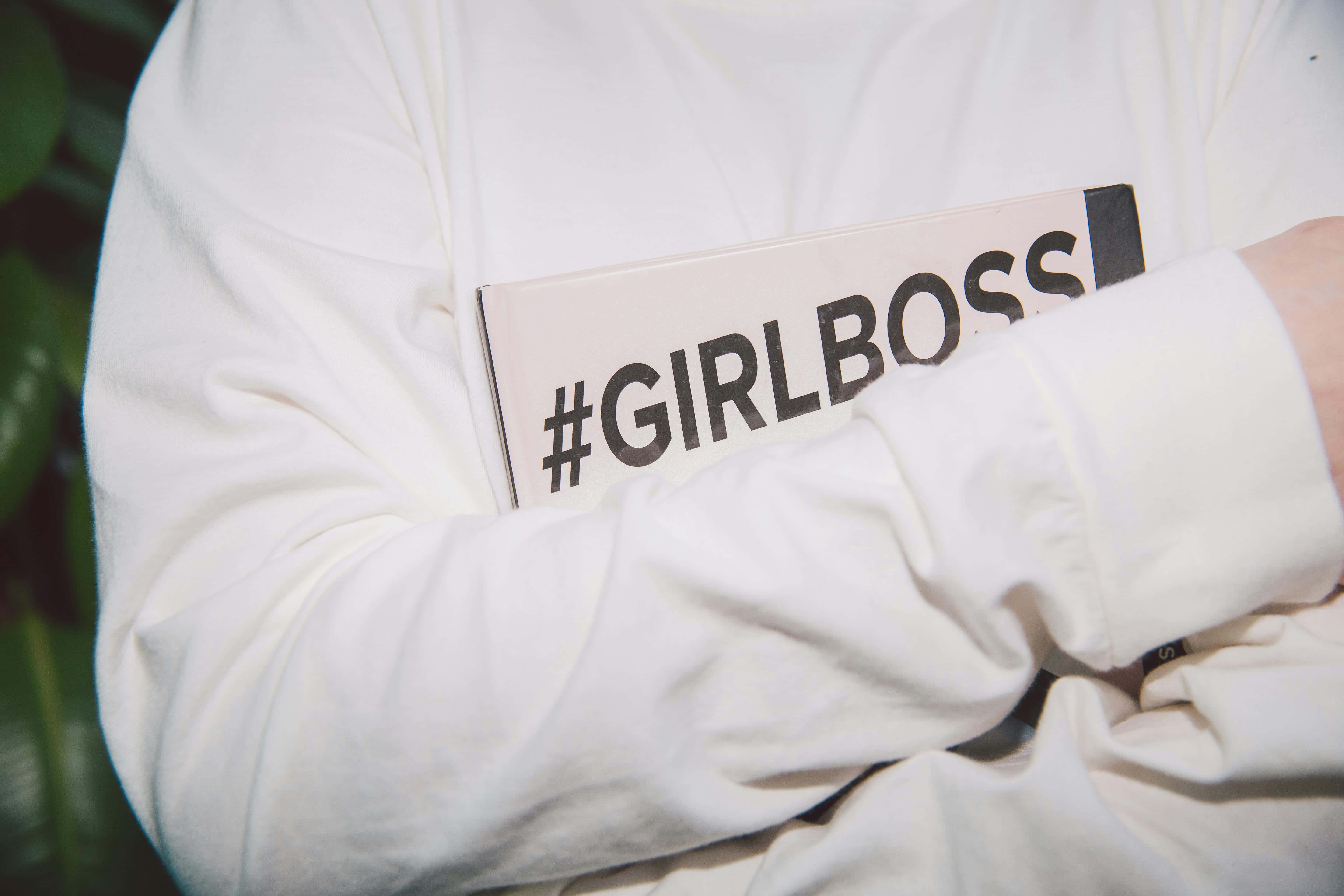 #GIRLBOSS, white hoodie, book, 5K Desktop Wallpaper