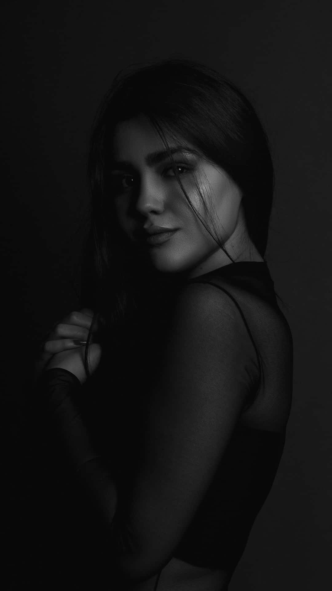 monochrome portrait, woman in shadow, dark hair, Full HD Phone Wallpaper