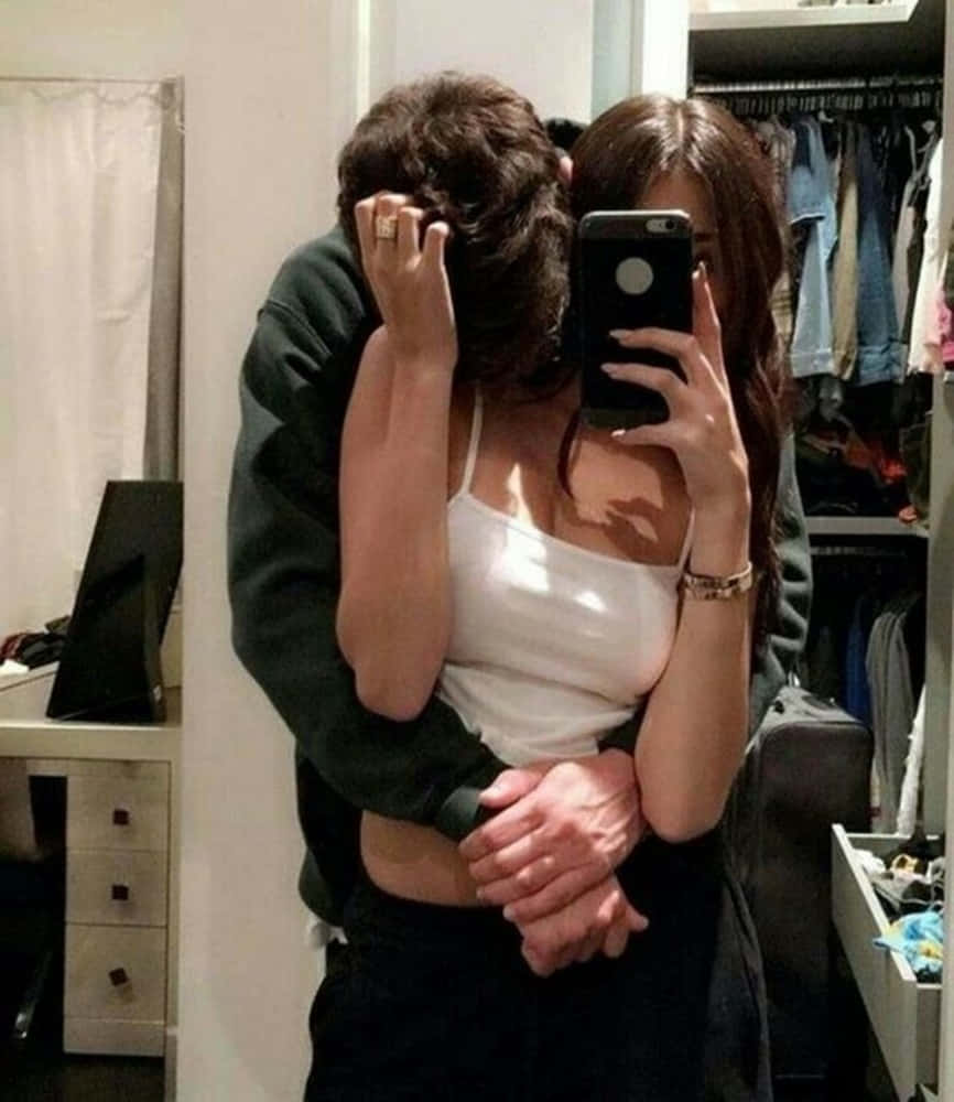 couple, embrace, mirror selfie, SD Phone Wallpaper