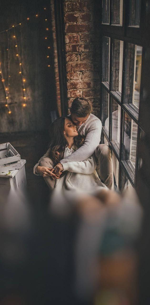 boyfriend and girlfriend, cuddling, window, HD Phone Wallpaper