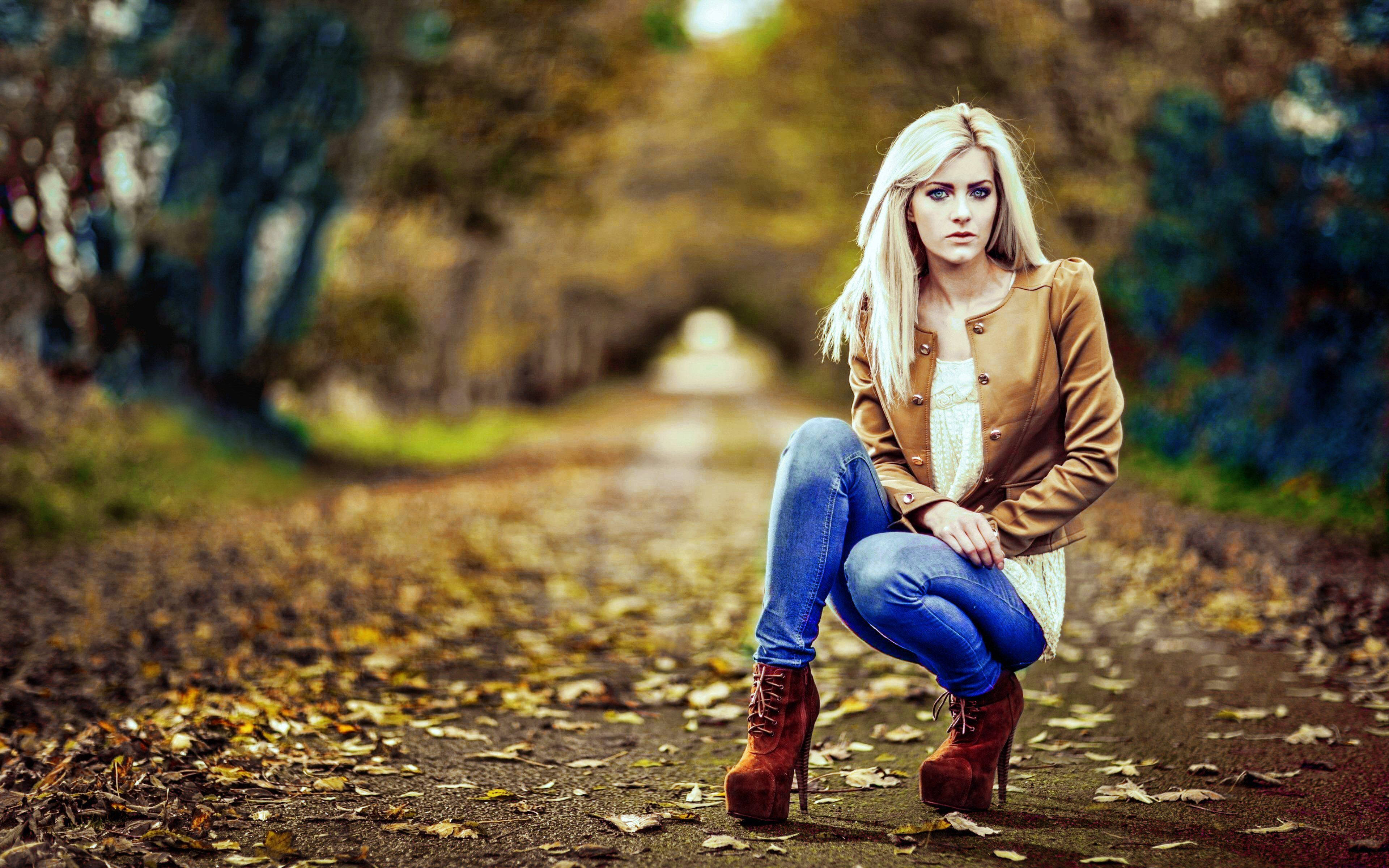 blonde girl, fall season, brown jacket, 4K Desktop Wallpaper