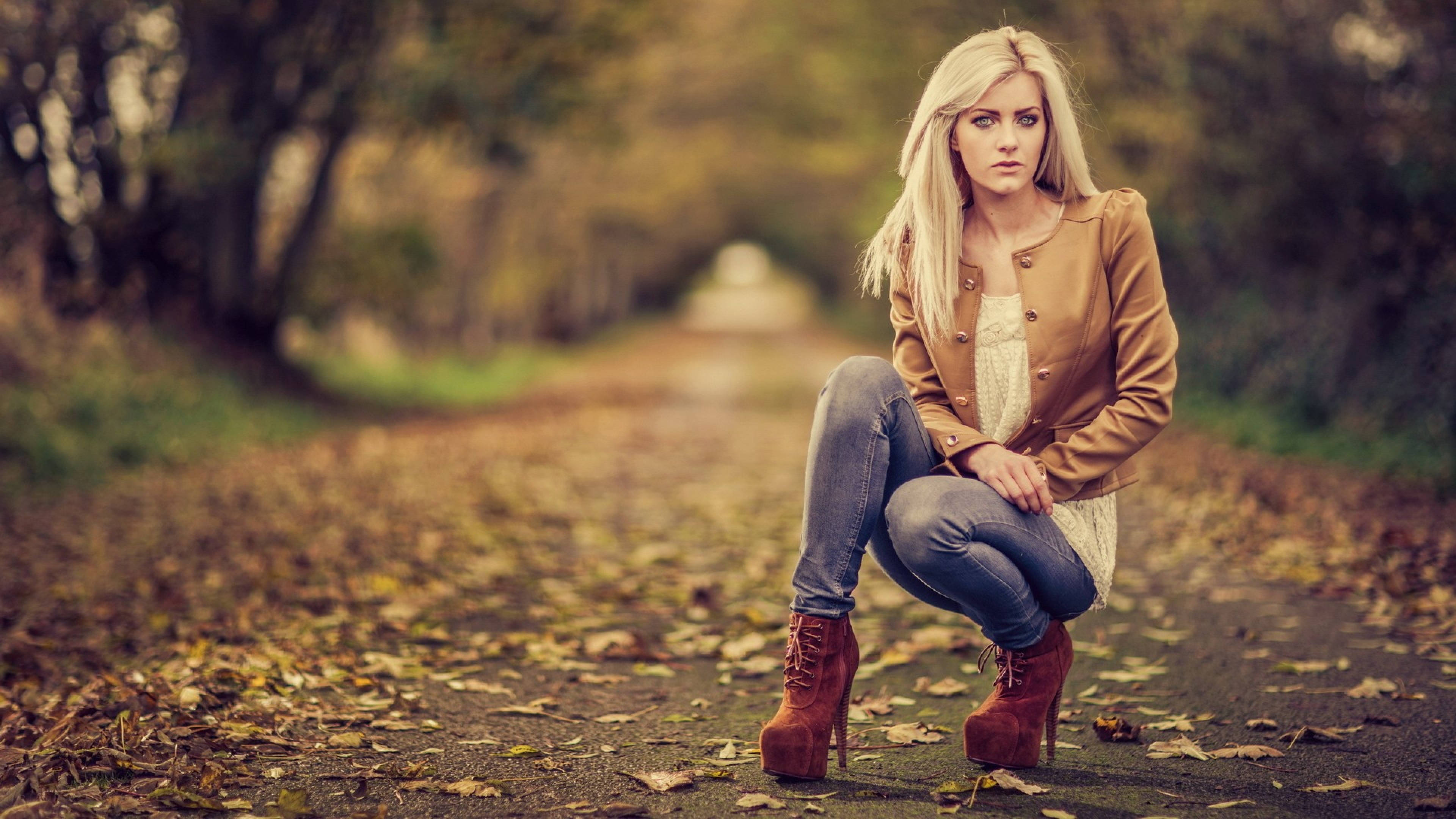 blonde woman, tan jacket, red boots, 4K Desktop Wallpaper