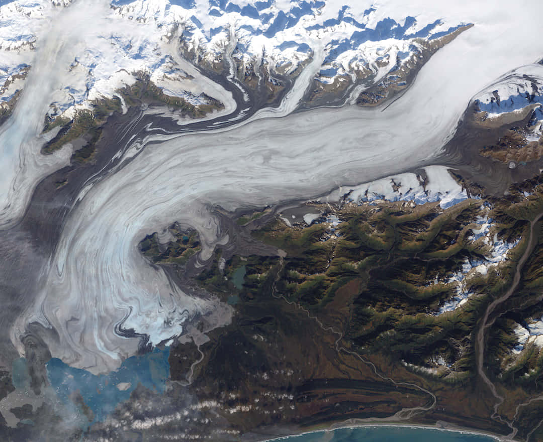 glacial rivers, snowcapped mountains, green valleys, SD Desktop Wallpaper