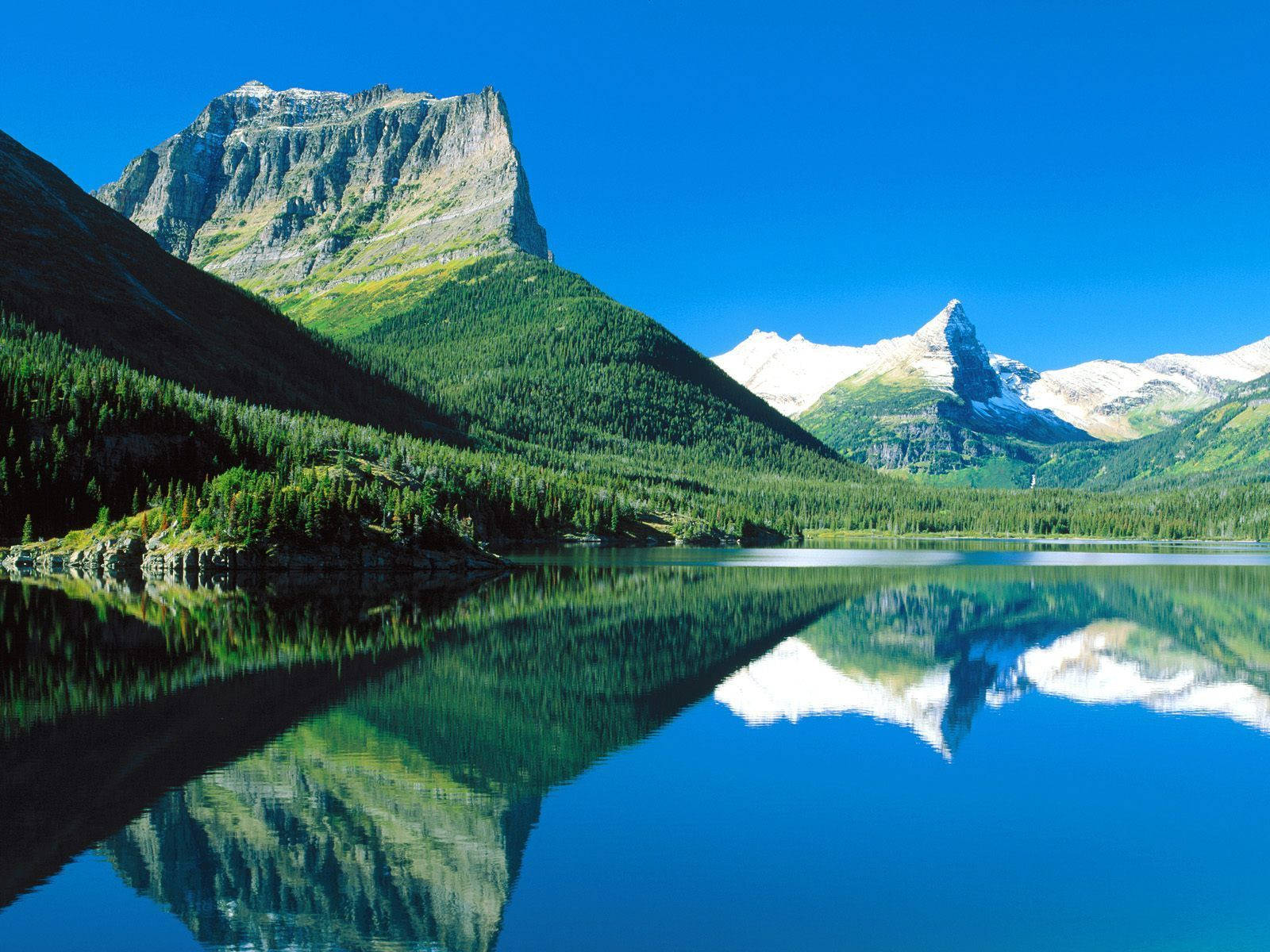 Glacier National Park, alpine lake, snowcapped peaks, HD Desktop Wallpaper