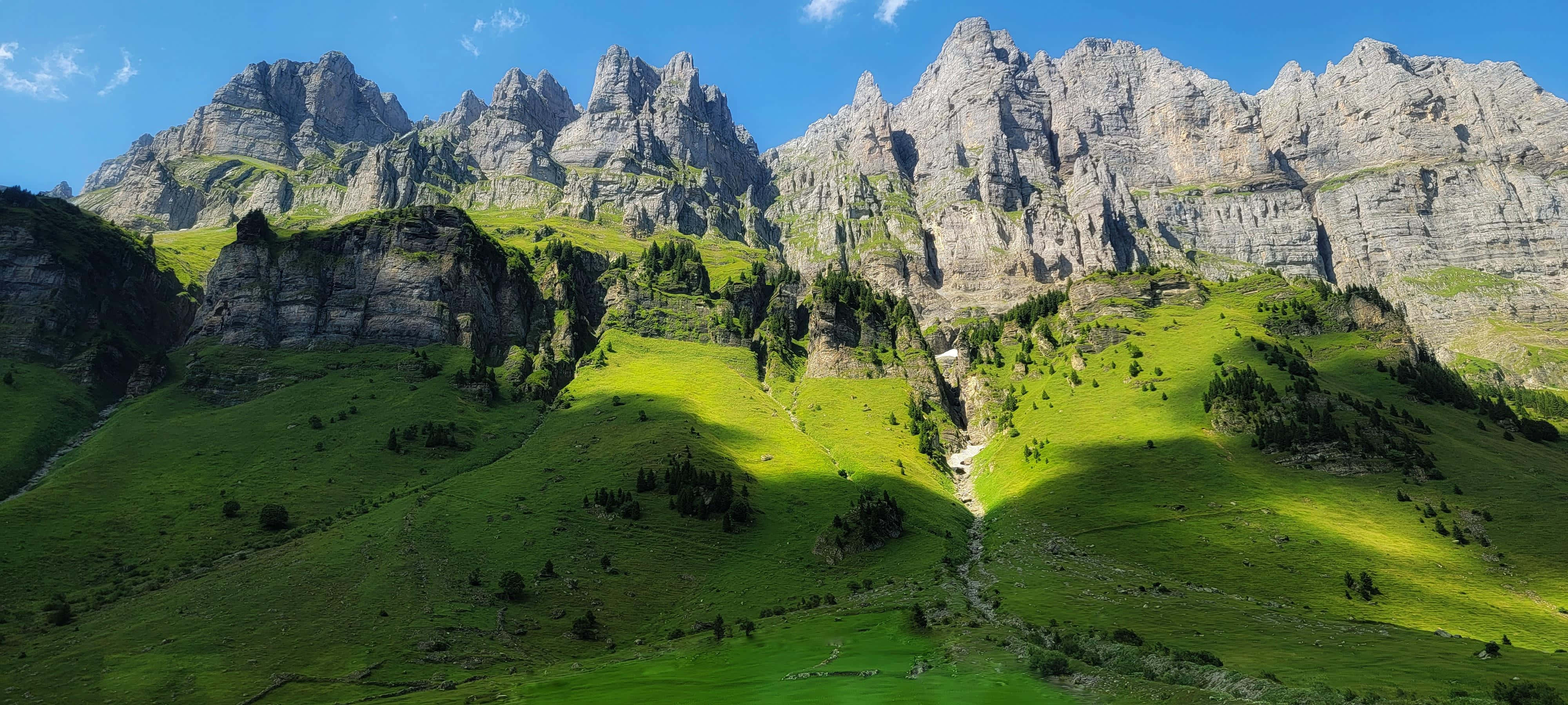 Glarus, alpine meadows, rugged peaks, 4K Desktop Wallpaper