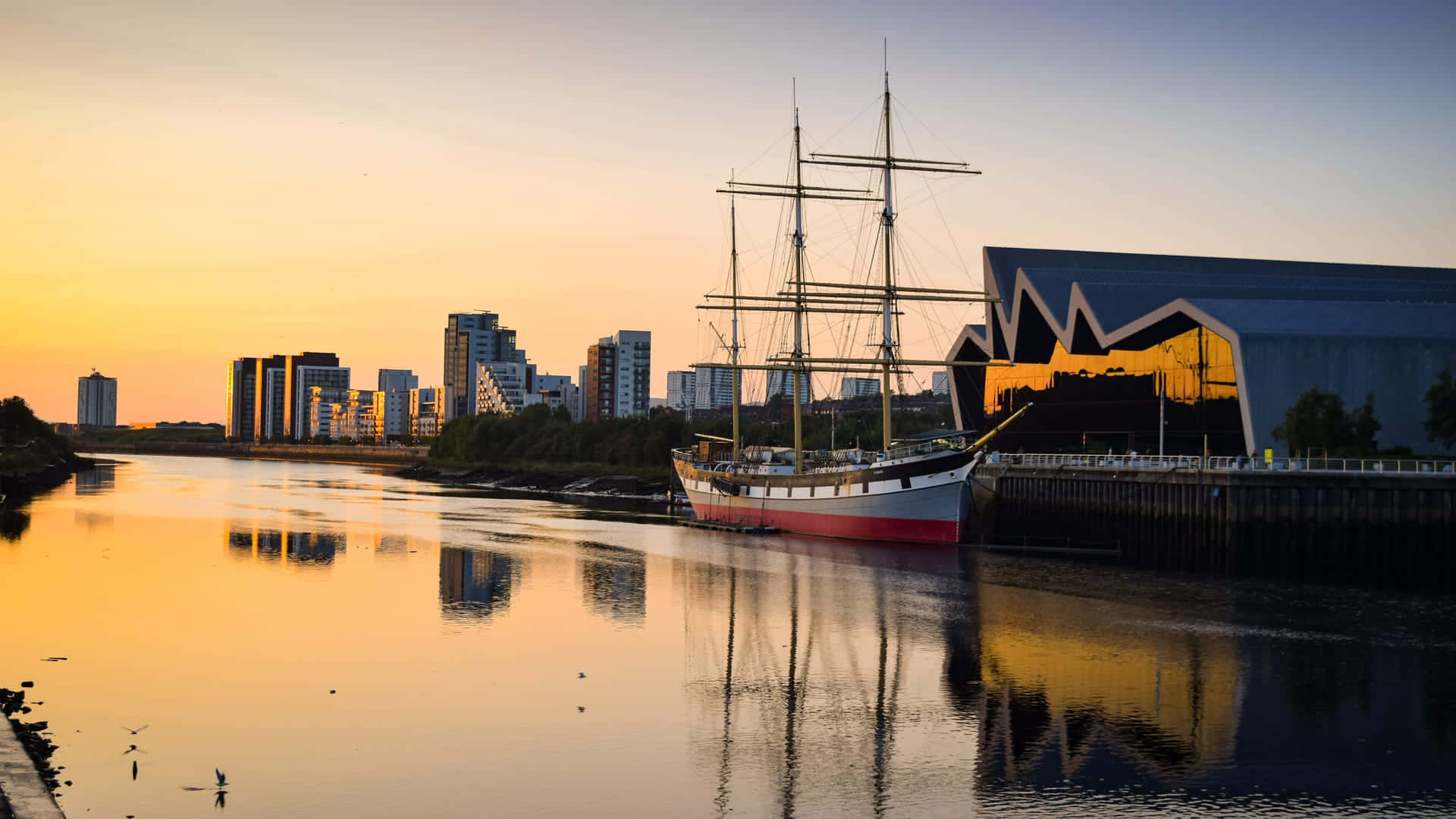 Glasgow, red hull, golden sunset, Full HD Desktop Wallpaper