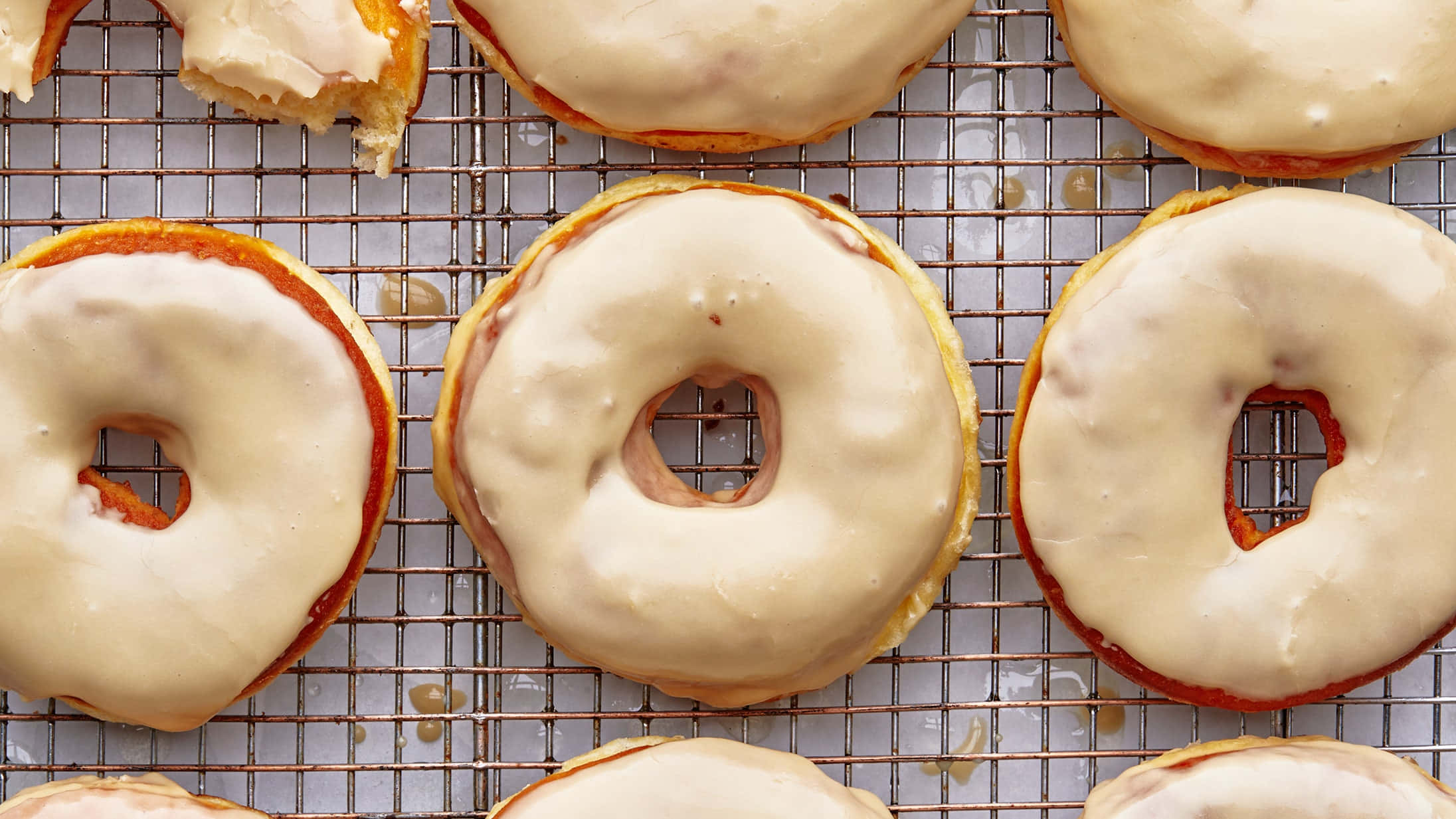glazed donut, wire rack, glossy icing, Full HD Desktop Wallpaper