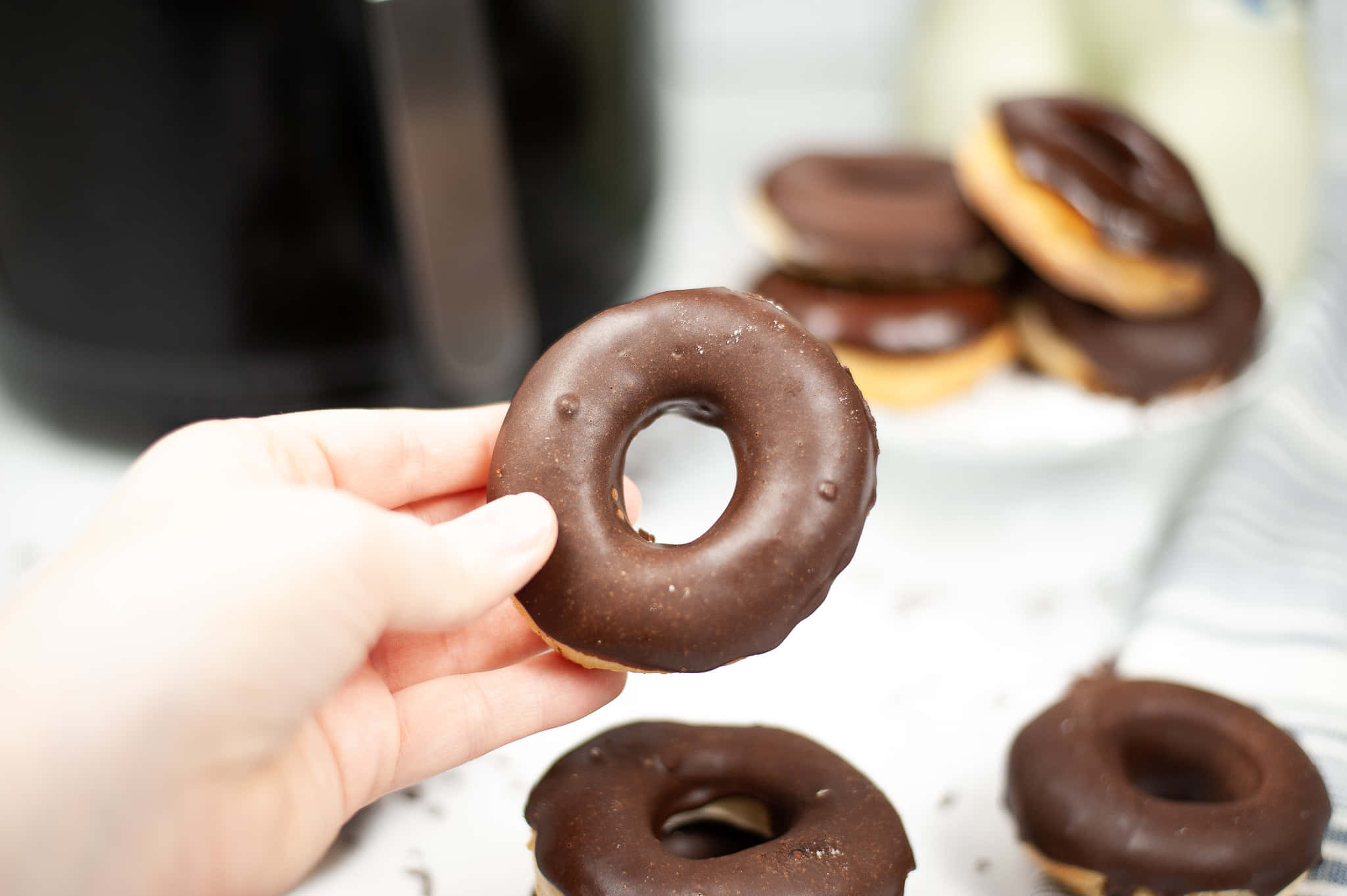 glazed donut, chocolate-glazed donut, glossy, Full HD Desktop Wallpaper