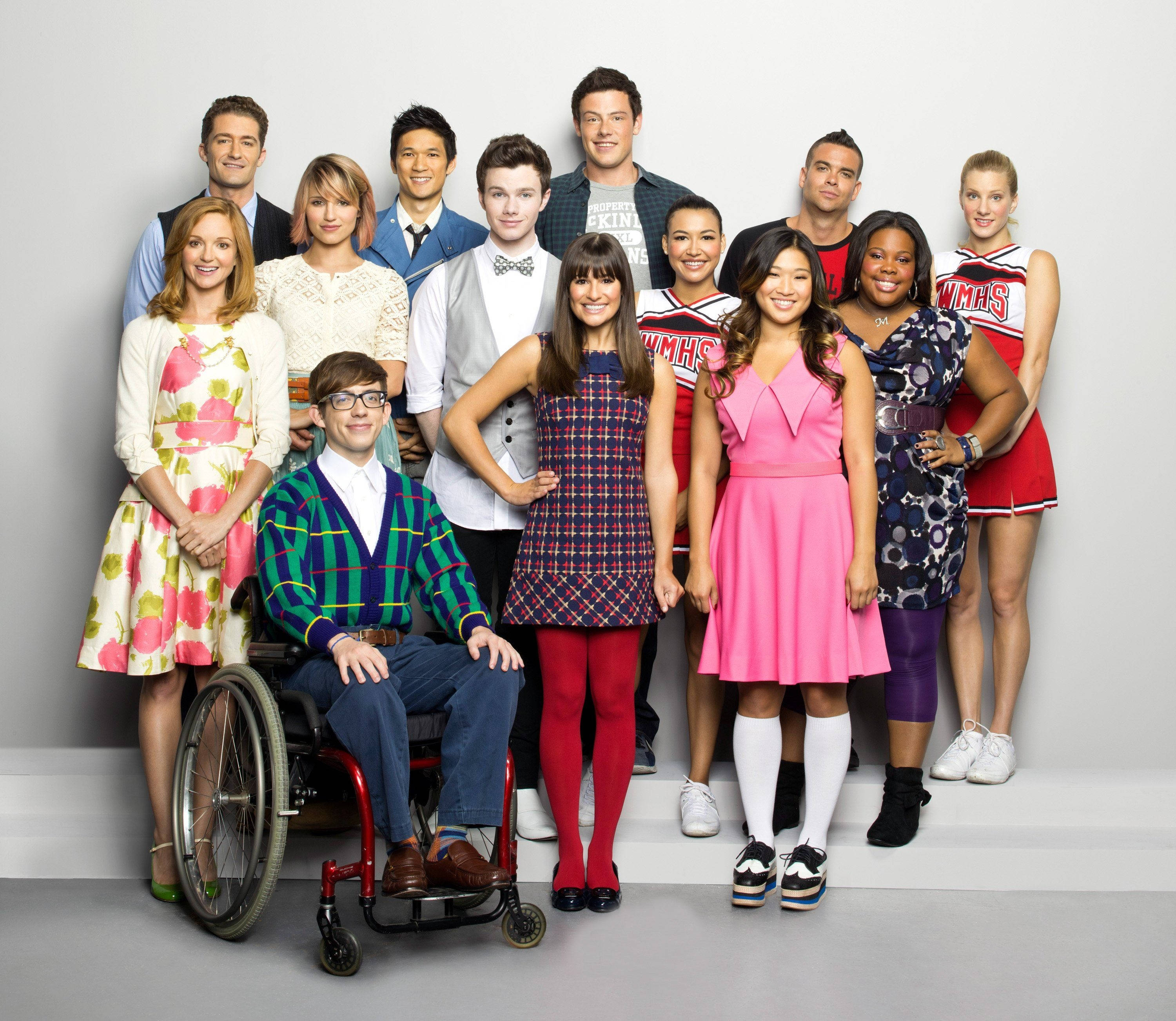 Glee, teen actors, 1980s-style outfits, 2K Desktop Wallpaper