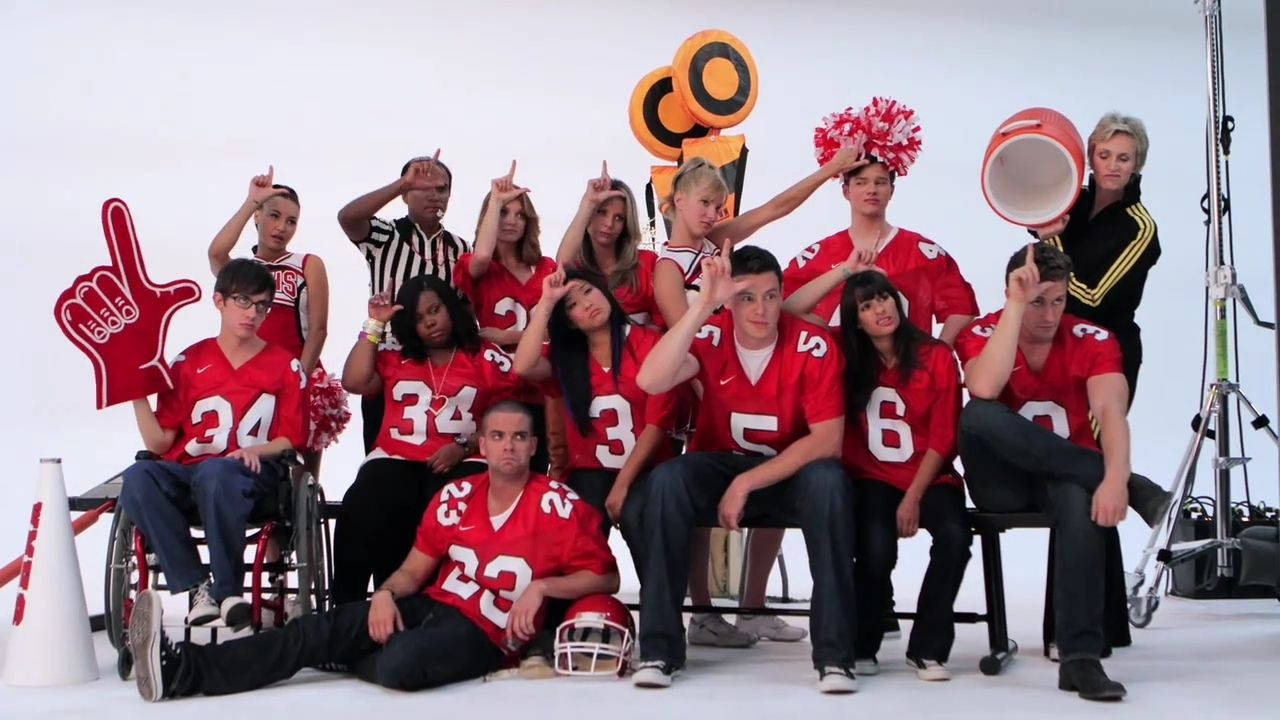 Glee, cast members, foam fingers, HD Desktop Wallpaper