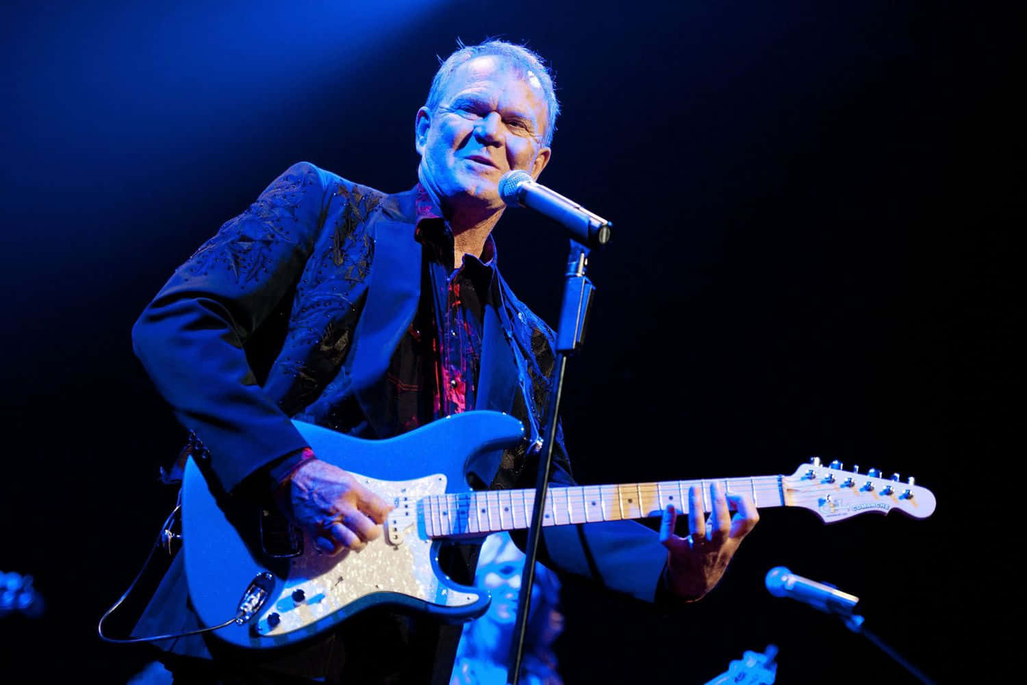 Glen Campbell, blue electric guitar, stage lights, HD Desktop Wallpaper