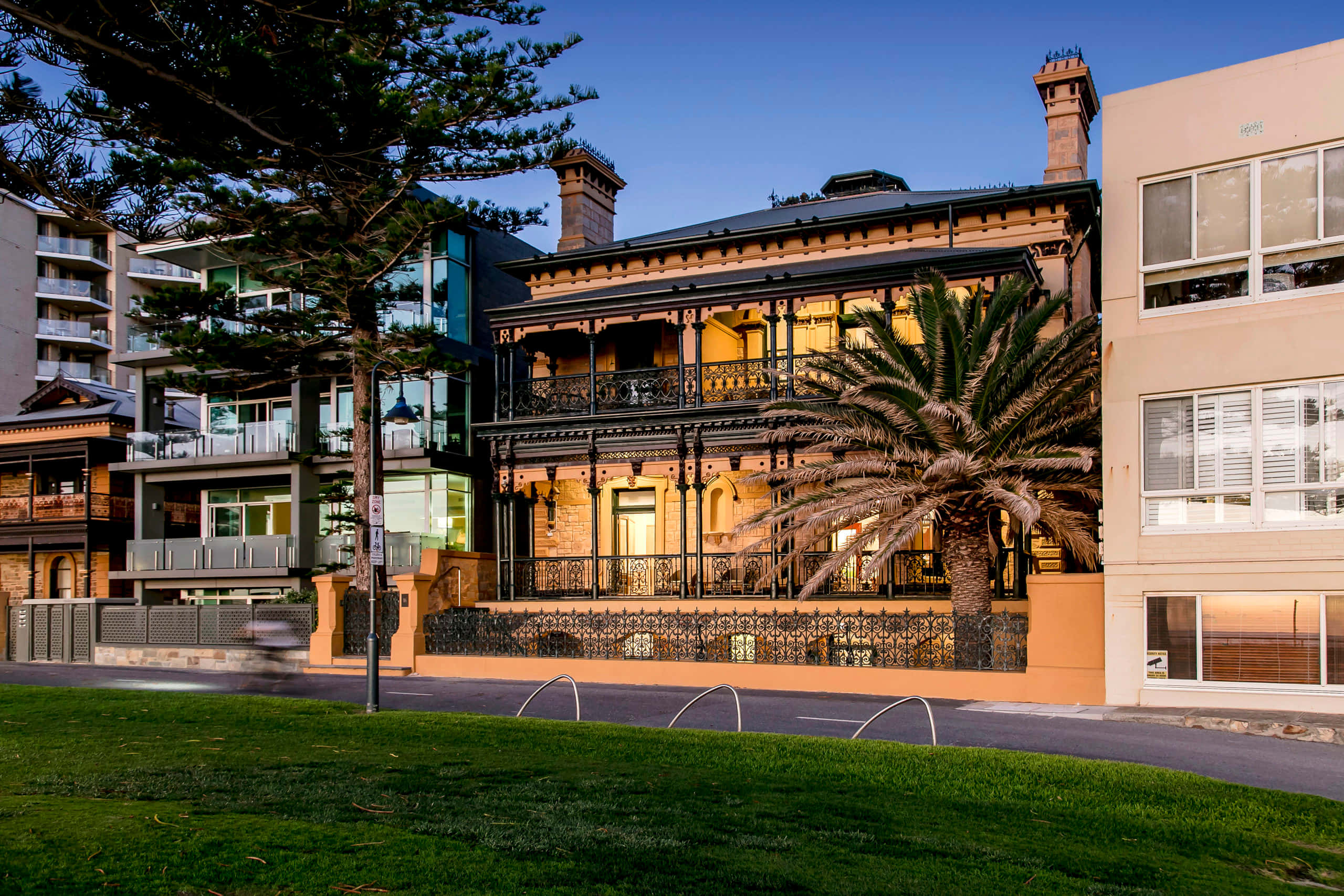 Glenelg, Victorian house, ornate balconies, 2K Desktop Wallpaper