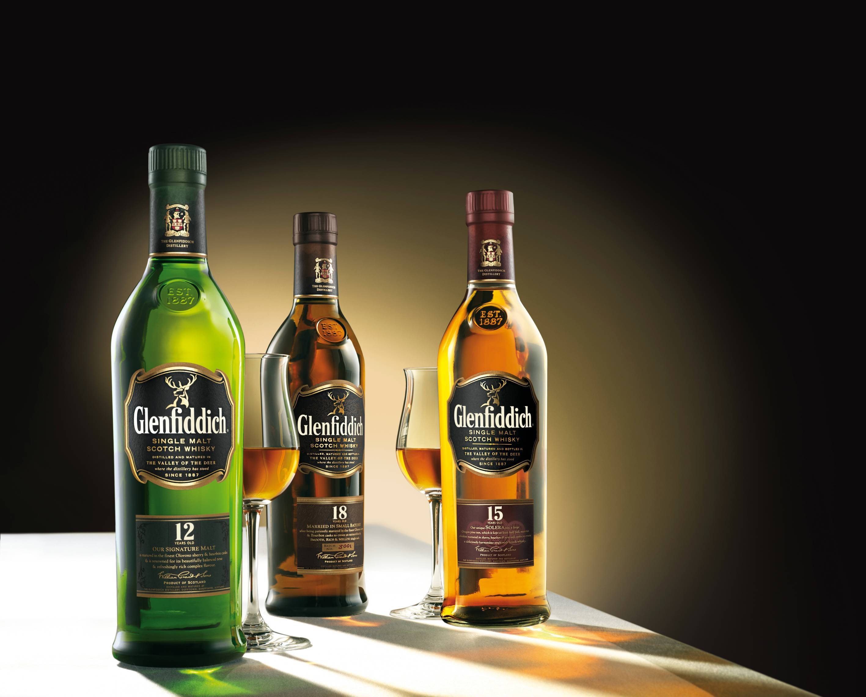 Glenfiddich, flagship whiskies, bottles, 2K Desktop Wallpaper