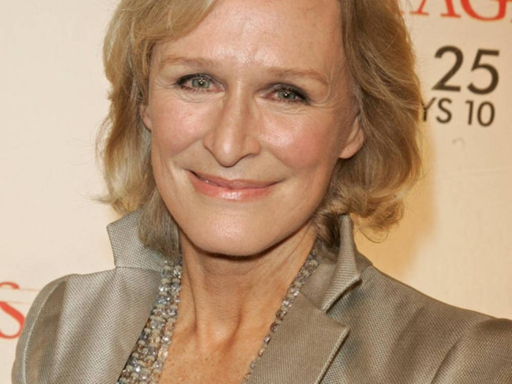 Glenn Close, blonde hair, silver blazer, SD Desktop Wallpaper