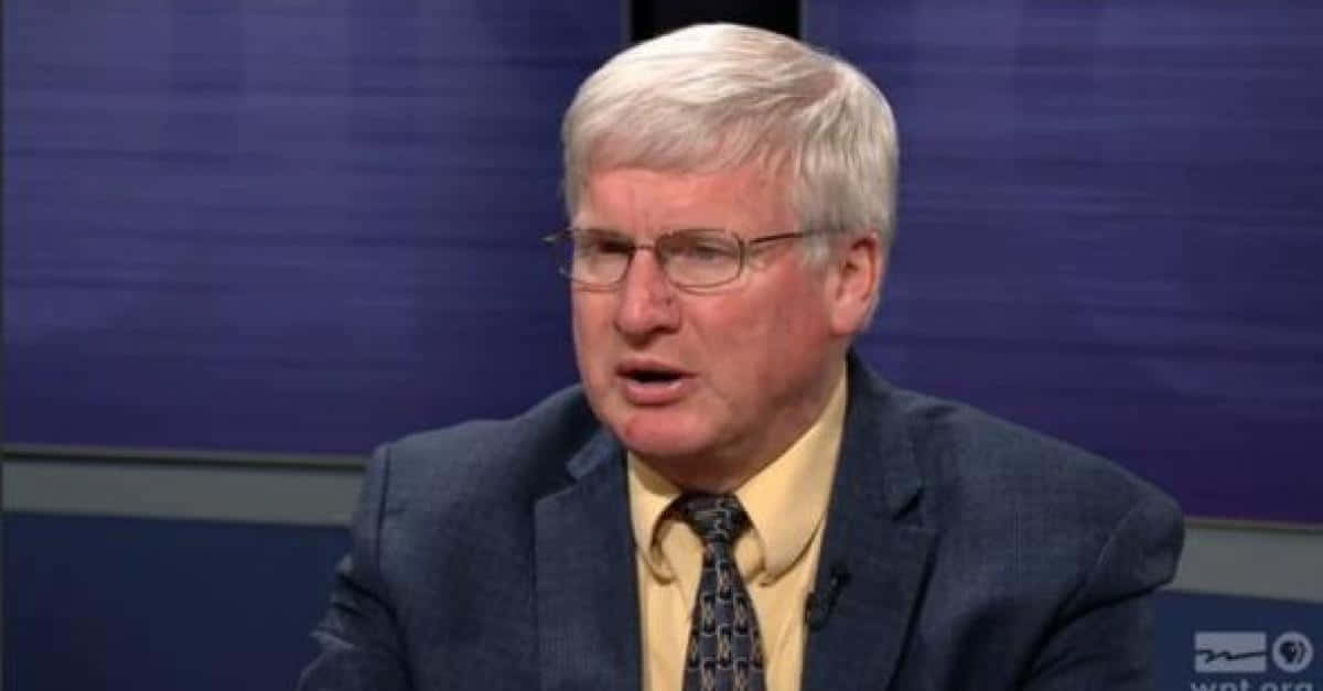 Glenn Grothman, studio setting, blue suit, SD Desktop Wallpaper