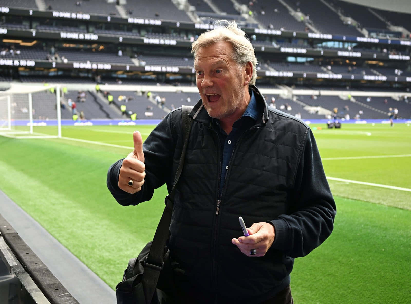 Glenn Hoddle, black jacket, vibrant green soccer field, HD Desktop Wallpaper